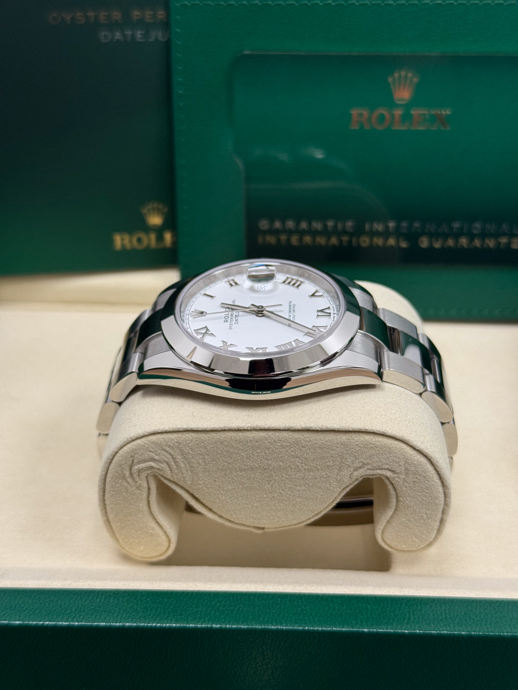 Rolex Datejust 41mm White Index Dial Smooth Bezel Oyster Bracelet 126300 – New 2025