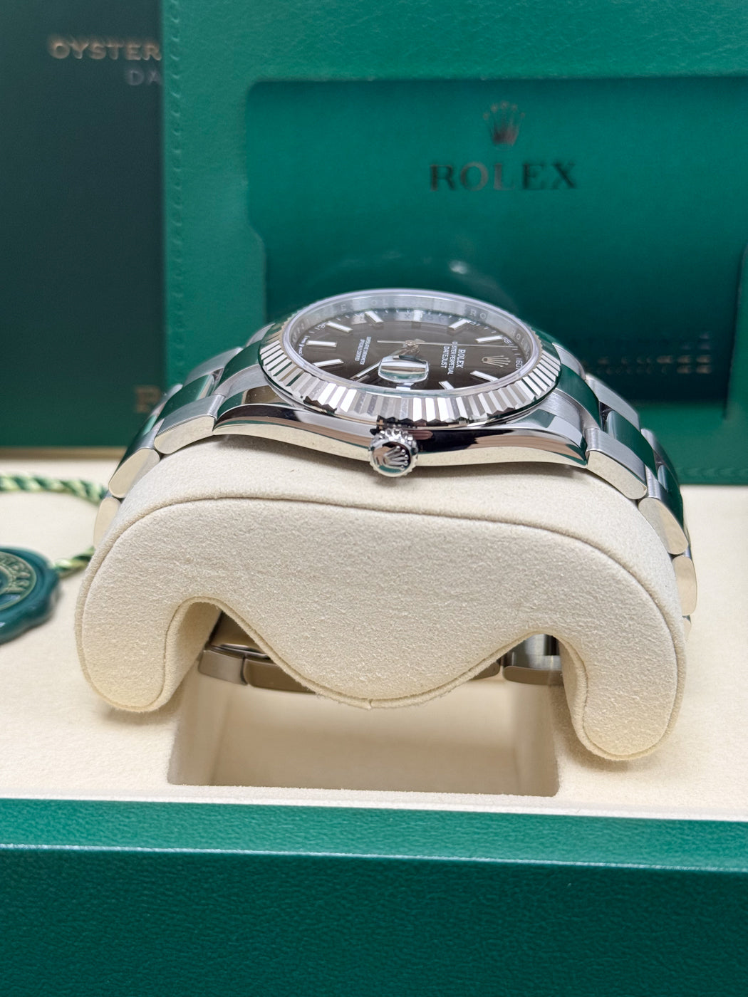 Rolex Datejust 41mm Slate Index Dial Fluted Bezel Oyster Bracelet 126334 – New 2025