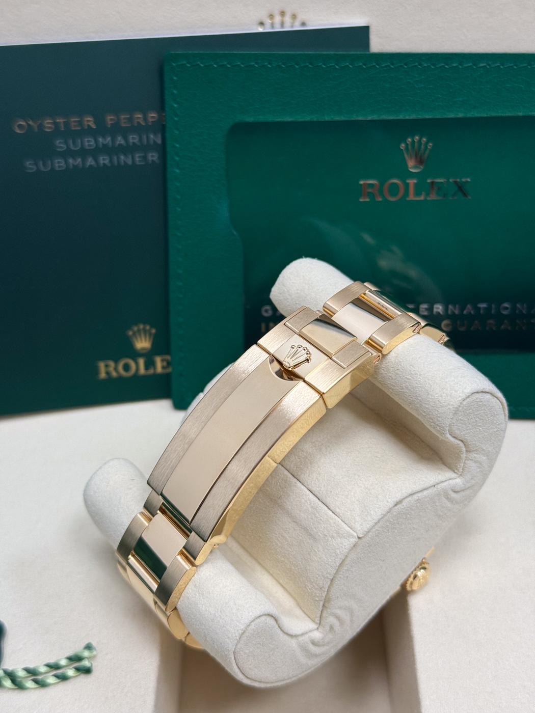 Rolex Submariner 41mm Yellow Gold Black Dial Black Bezel 126618LN