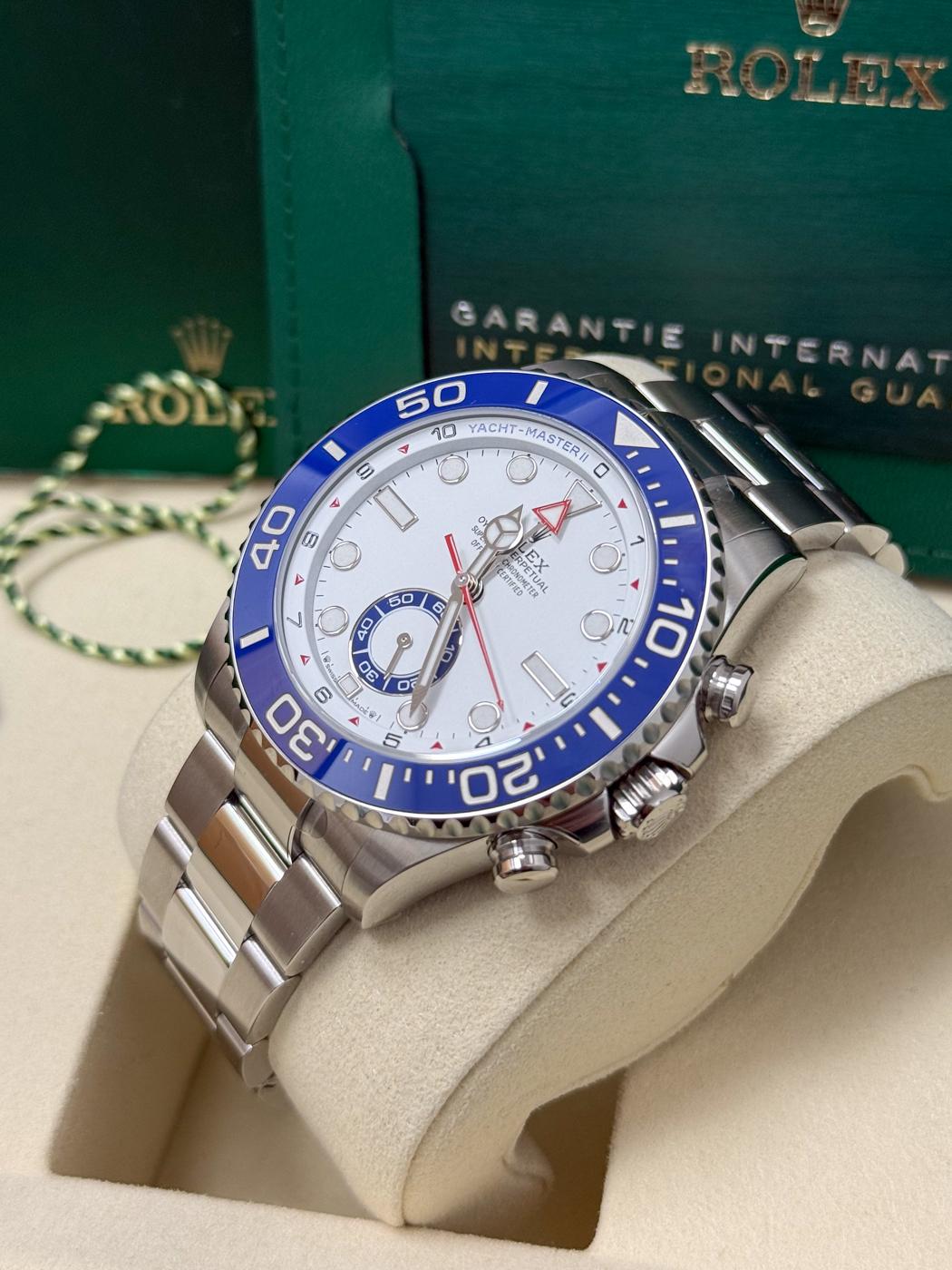 Rolex Yacht-Master II 44mm Oystersteel White Dial Blue Cerachrom Bezel 126680