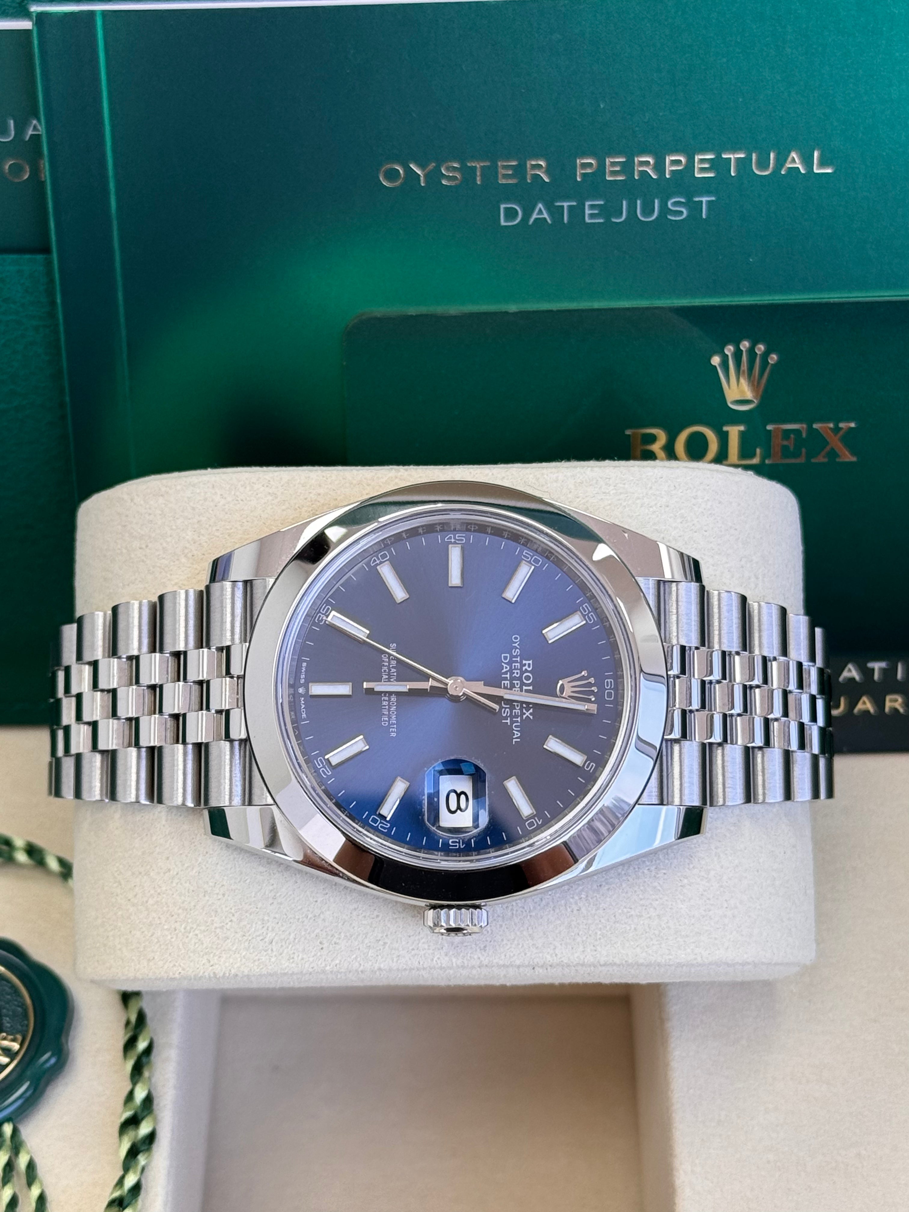 Rolex Datejust 36mm Blue Index Dial Smooth Bezel Jubilee Bracelet 126200 – New 2025