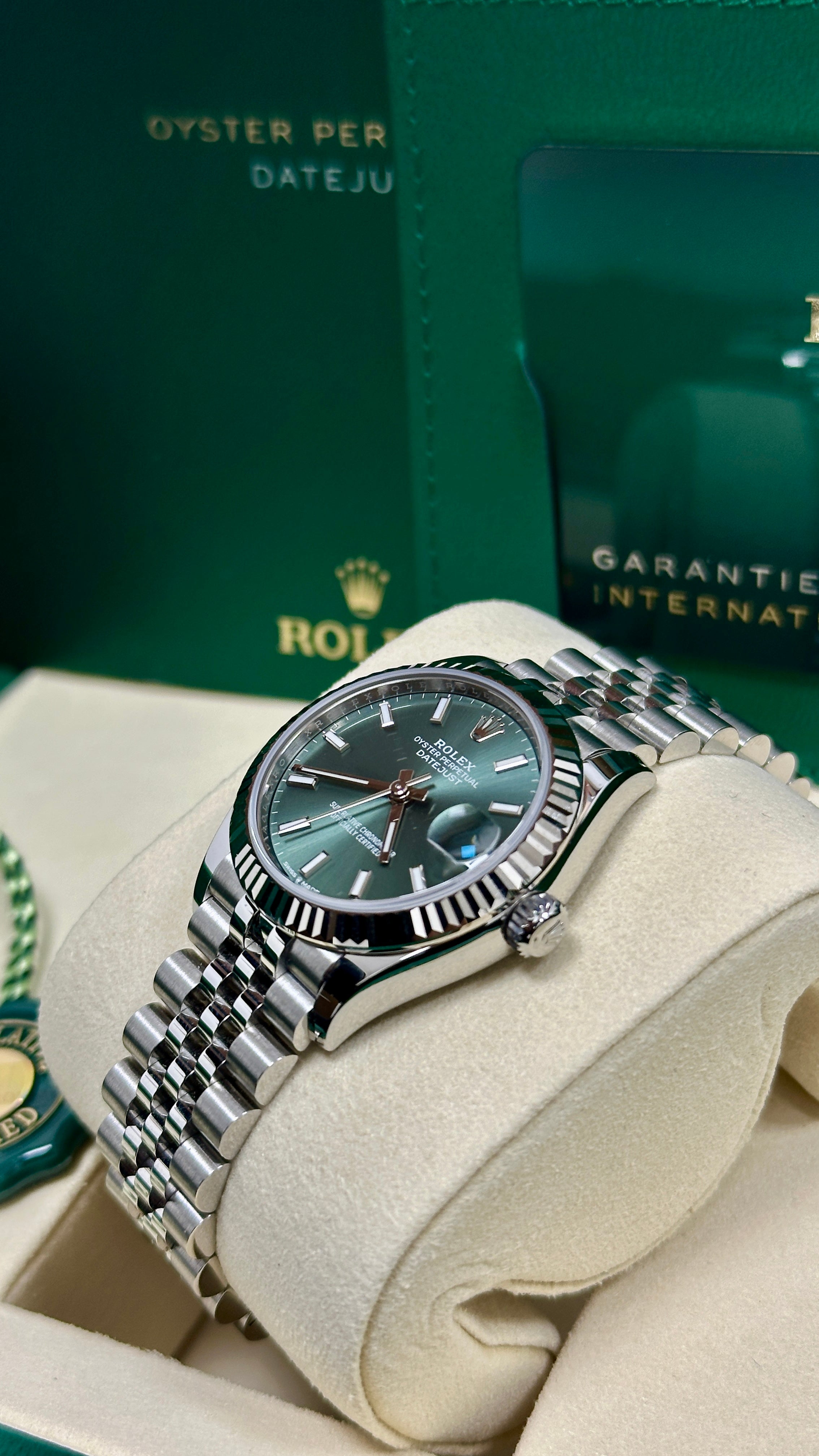 Rolex Lady-Datejust 31mm Green Index Dial Fluted Bezel Jubilee Bracelet 278274 – New 2025