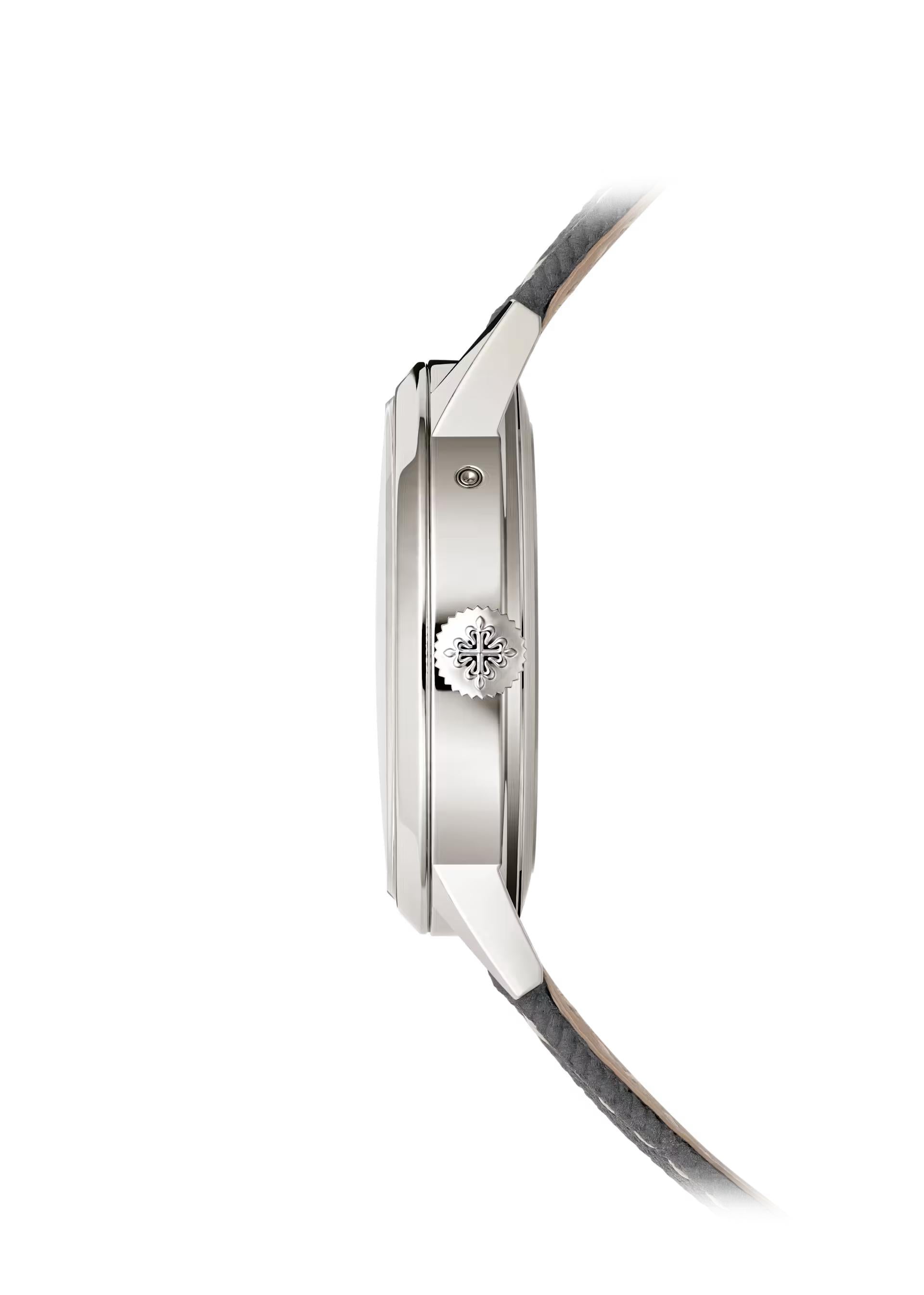 Patek Philippe In-Line Perpetual Calendar 41.3mm Platinum Silvery Dial