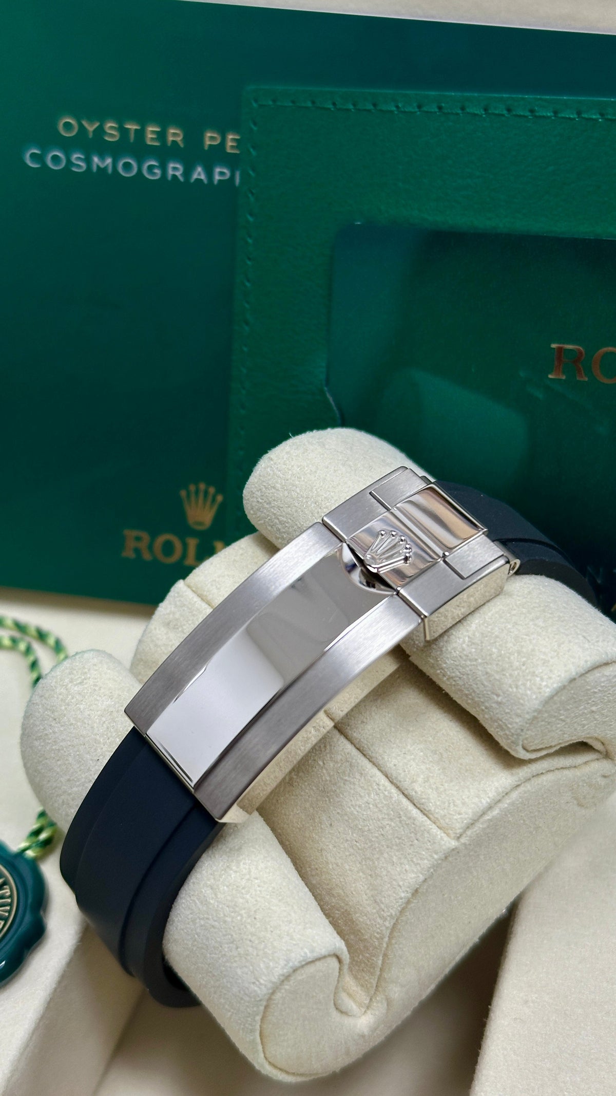 Rolex Cosmograph Daytona 40mm White Gold Black Diamond Dial Oysterflex 126519LN