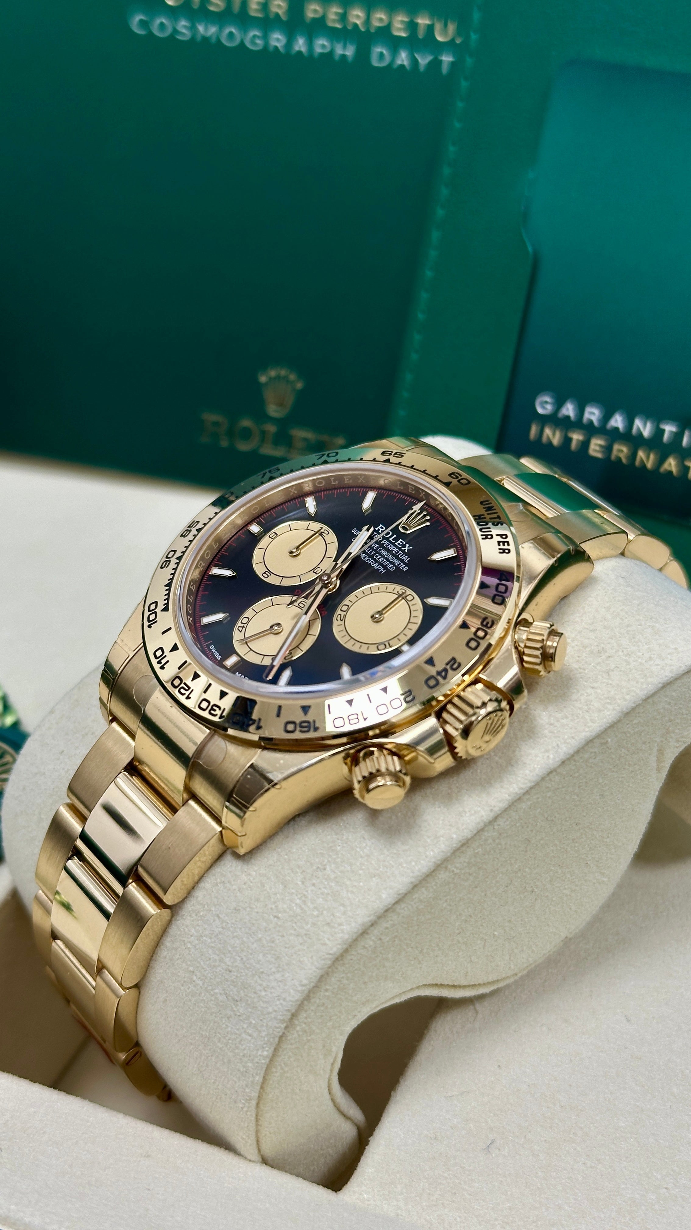 Rolex Cosmograph Daytona "Paul Newman" 40mm Yellow Gold Black Dial 126508