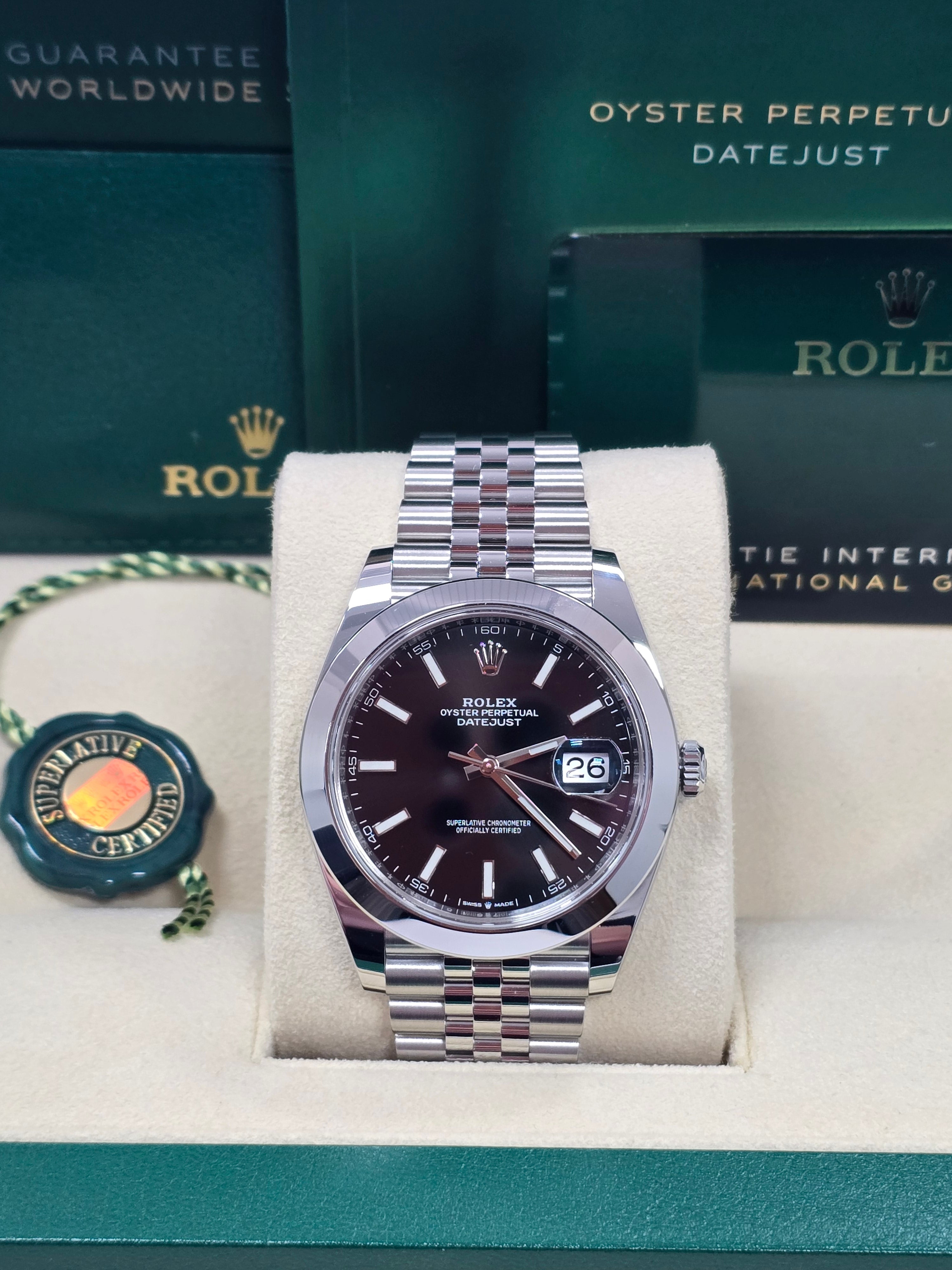 Rolex Datejust 41mm Black Index Dial Smooth Bezel Jubilee Bracelet 126300 – New