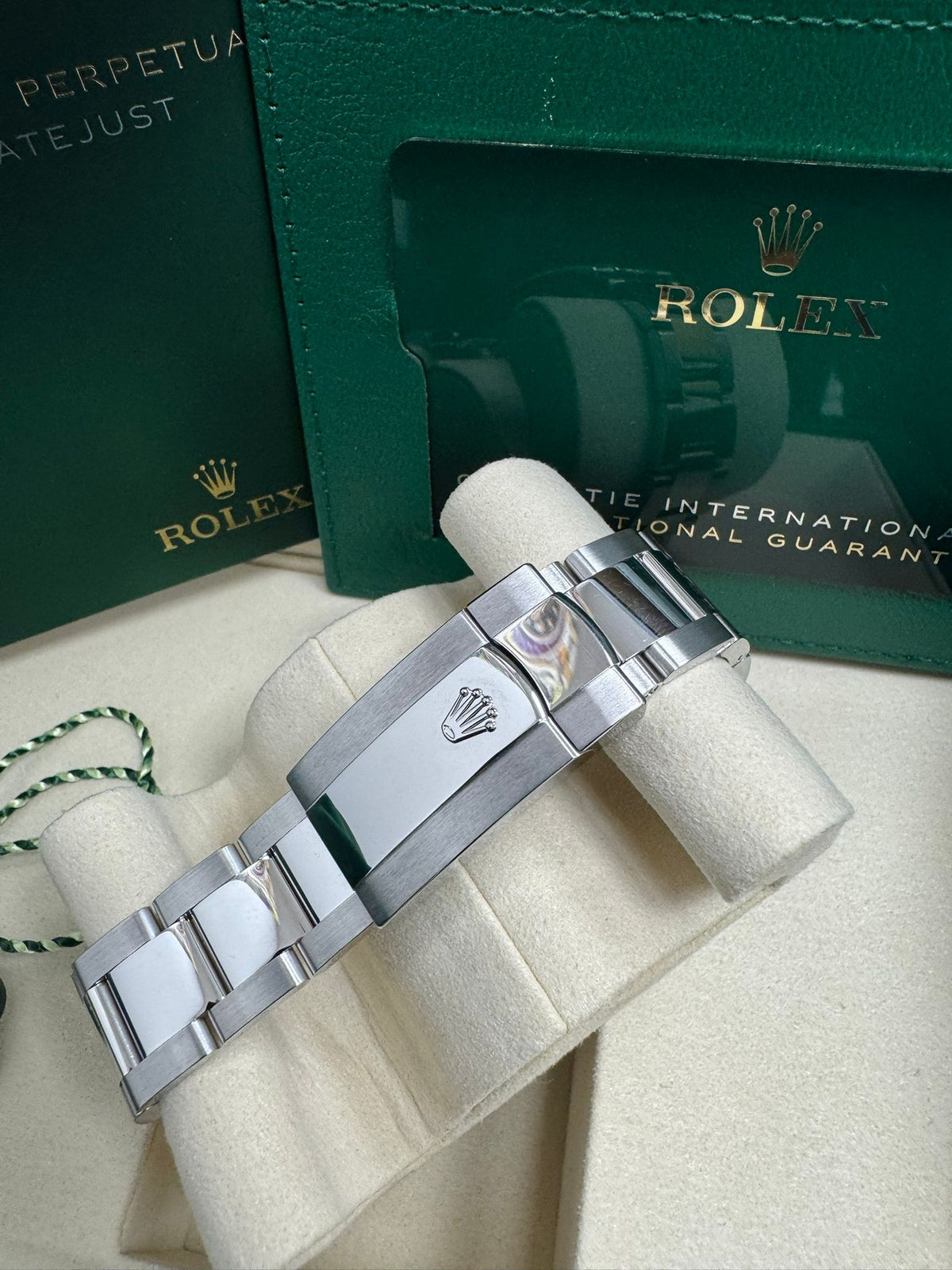 Rolex Datejust 41mm Blue Roman Dial Fluted Bezel Oyster Bracelet 126334 – New
