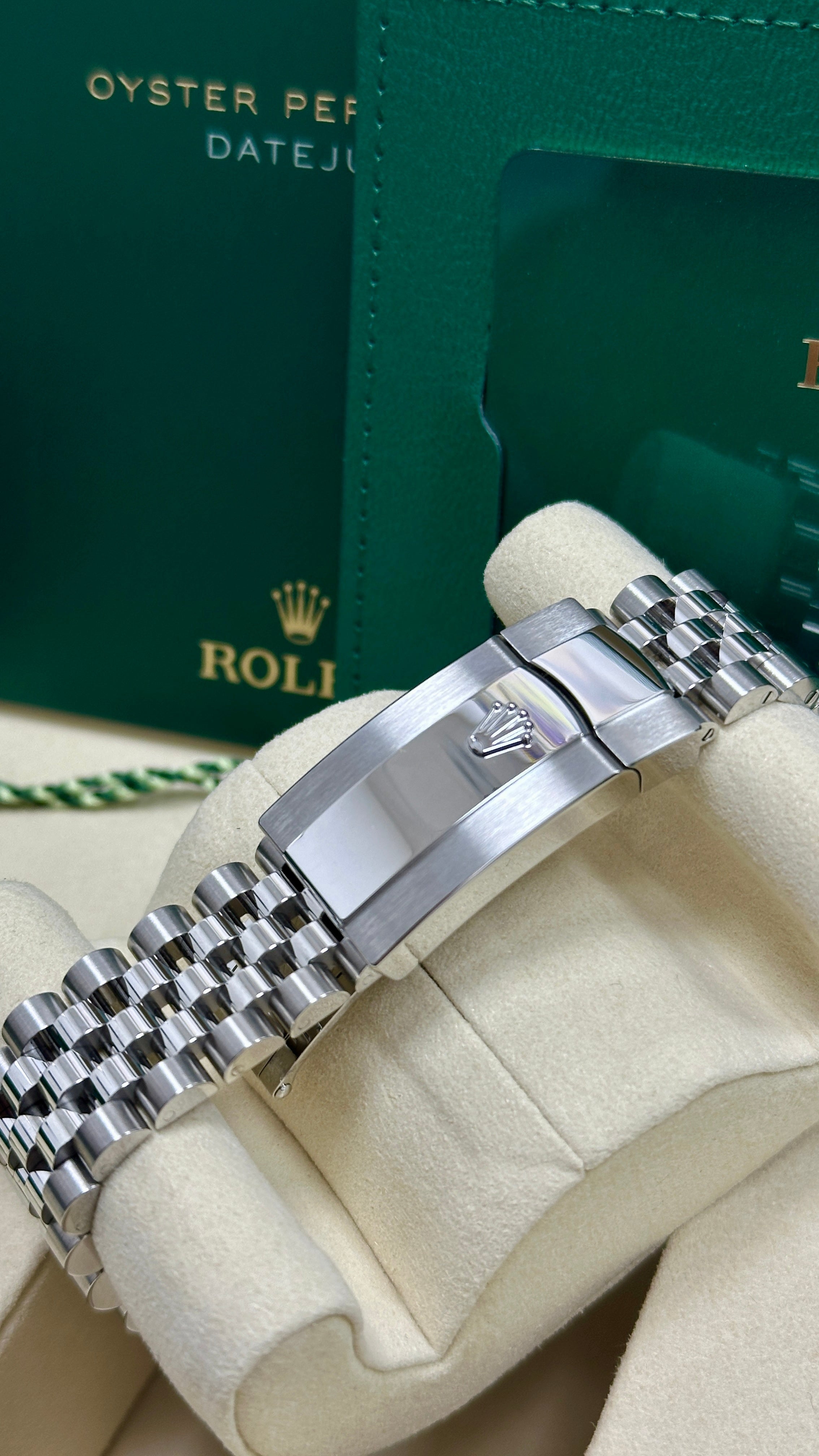 Rolex Datejust 41mm Mint Green Index Dial Smooth Bezel Jubilee Bracelet 126300