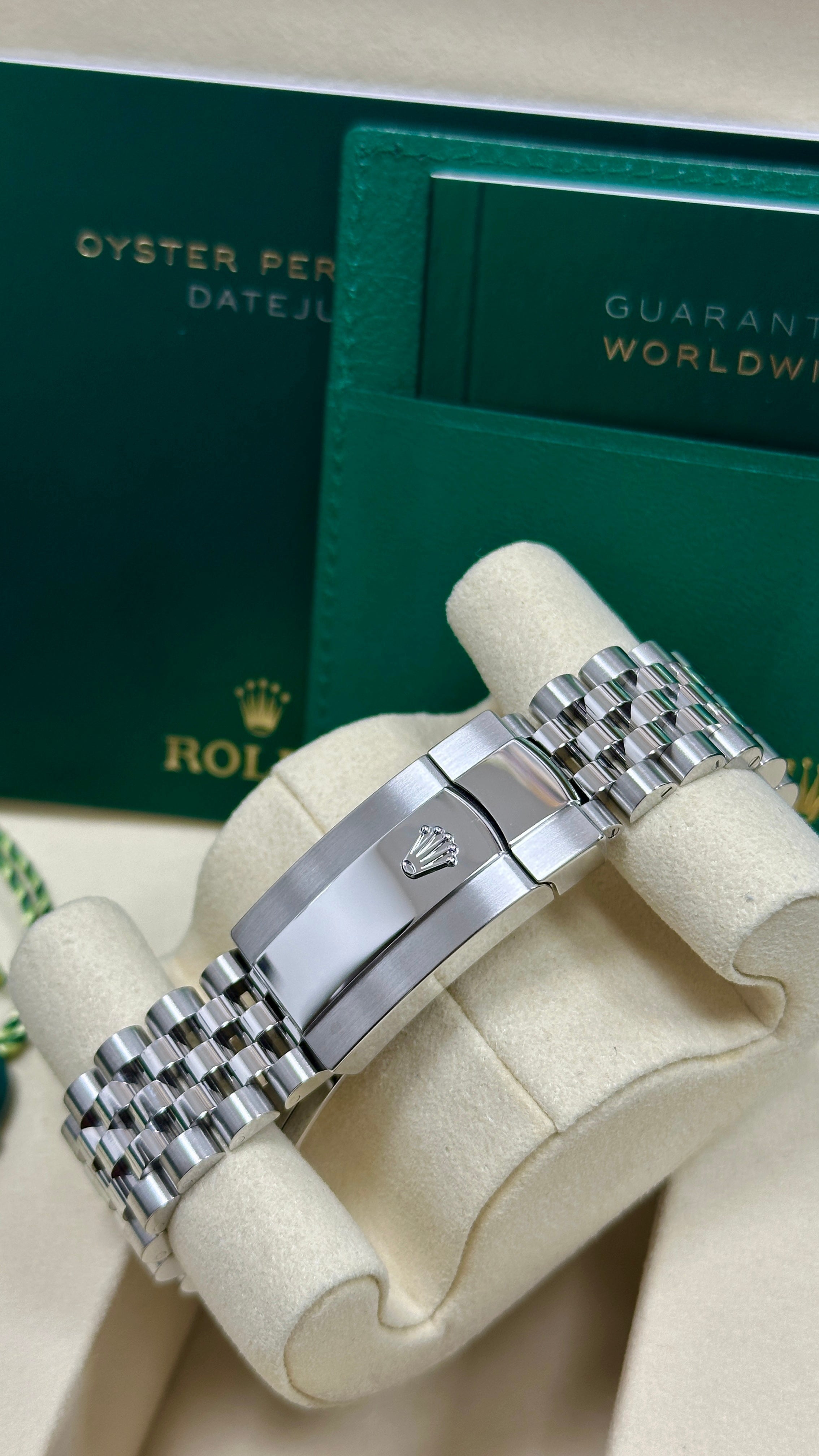 Rolex Datejust 41mm Silver Index Dial Smooth Bezel Jubilee Bracelet 126300