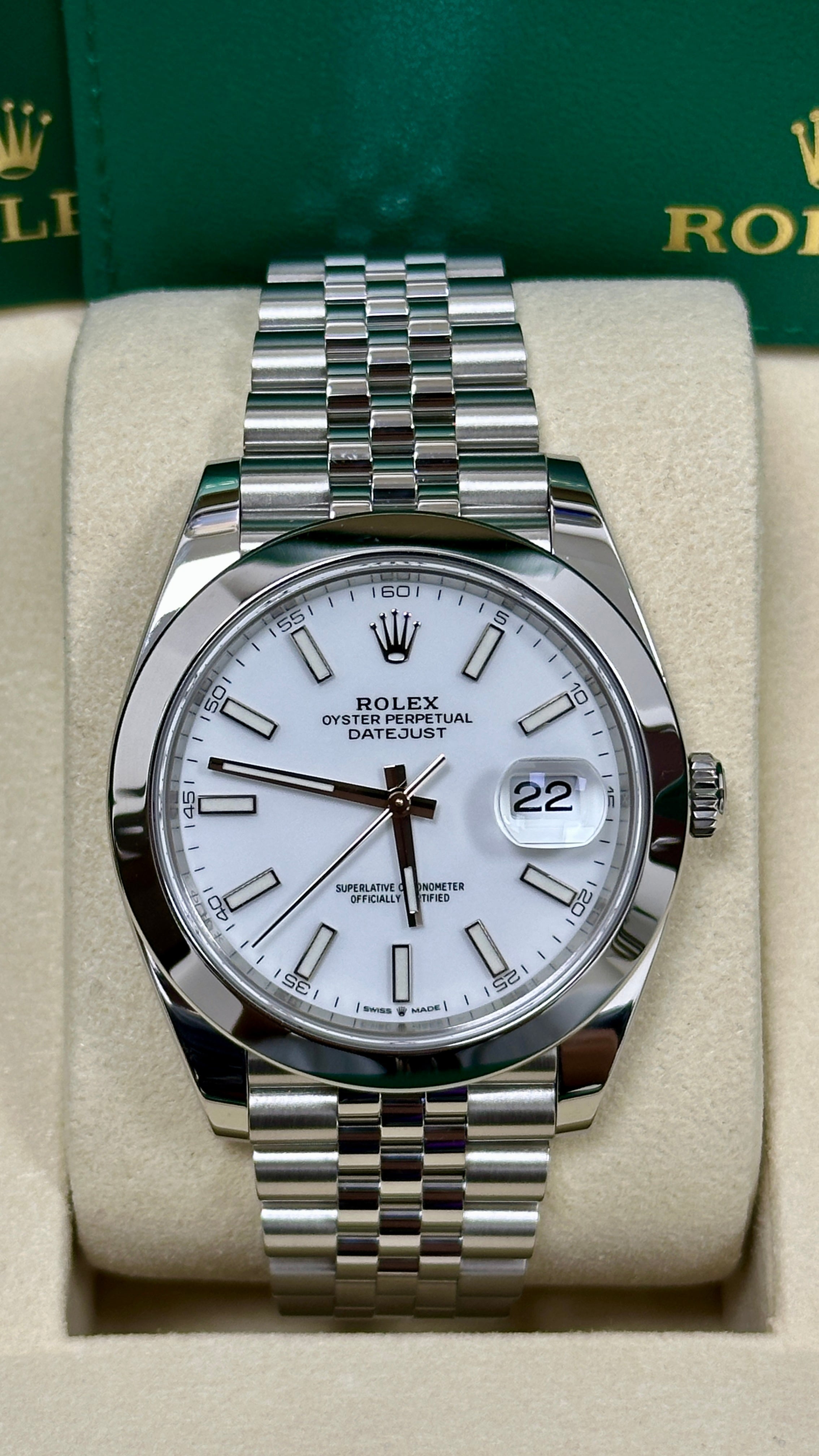 Rolex Datejust 41mm White Index Dial Fluted Bezel Jubilee Bracelet 126334 – New
