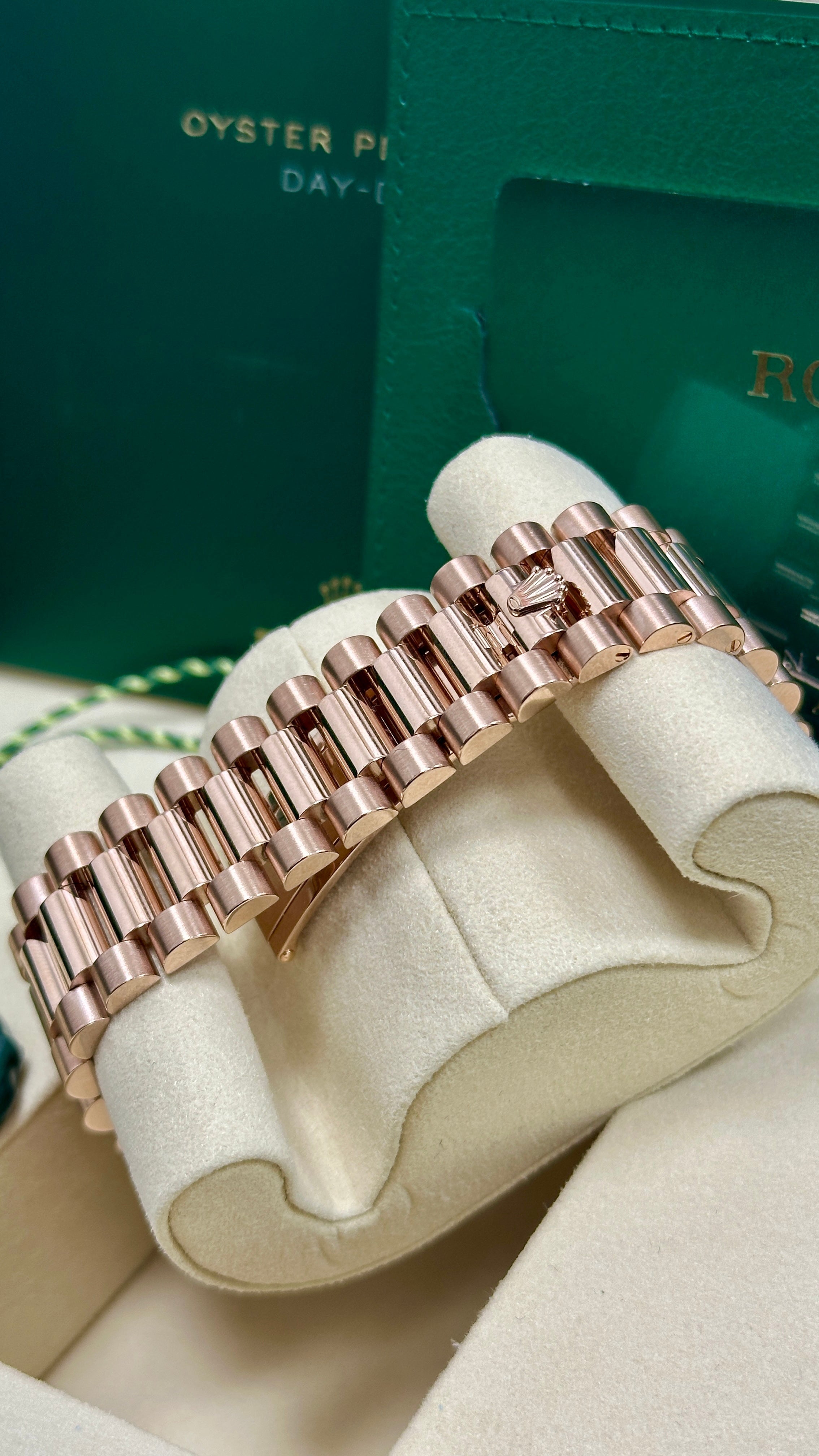 Rolex Day-Date "President" 40mm Everose Gold Olive Green Roman Dial Diamond