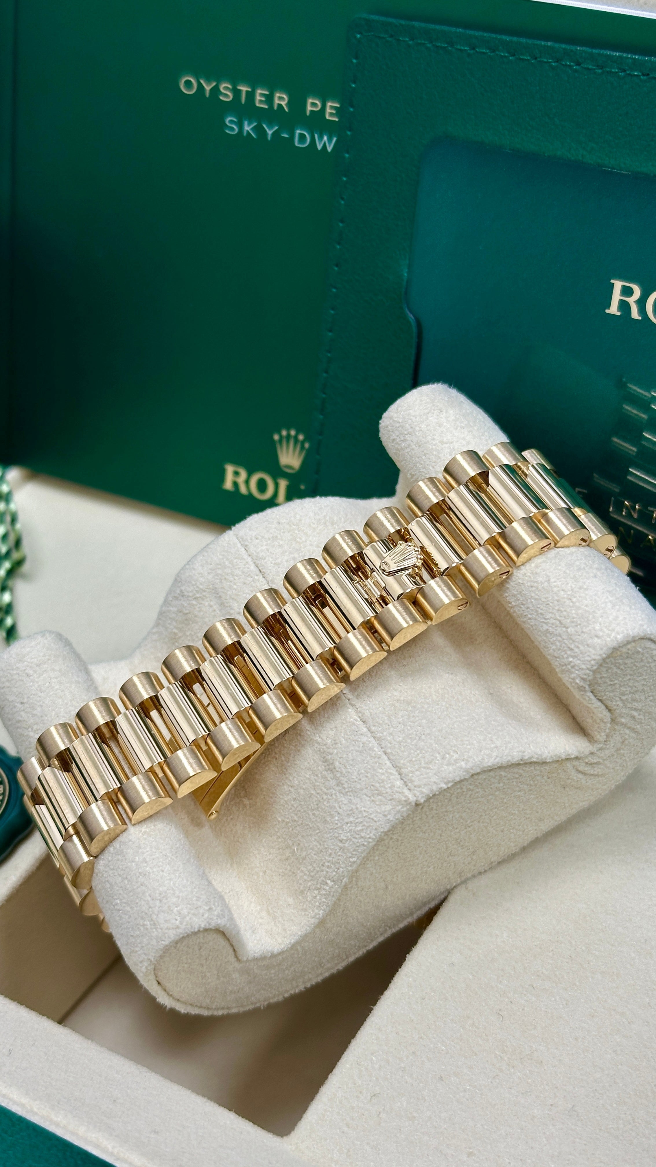 Rolex Day-Date "President" 40mm Yellow Gold White Roman Dial - 228238