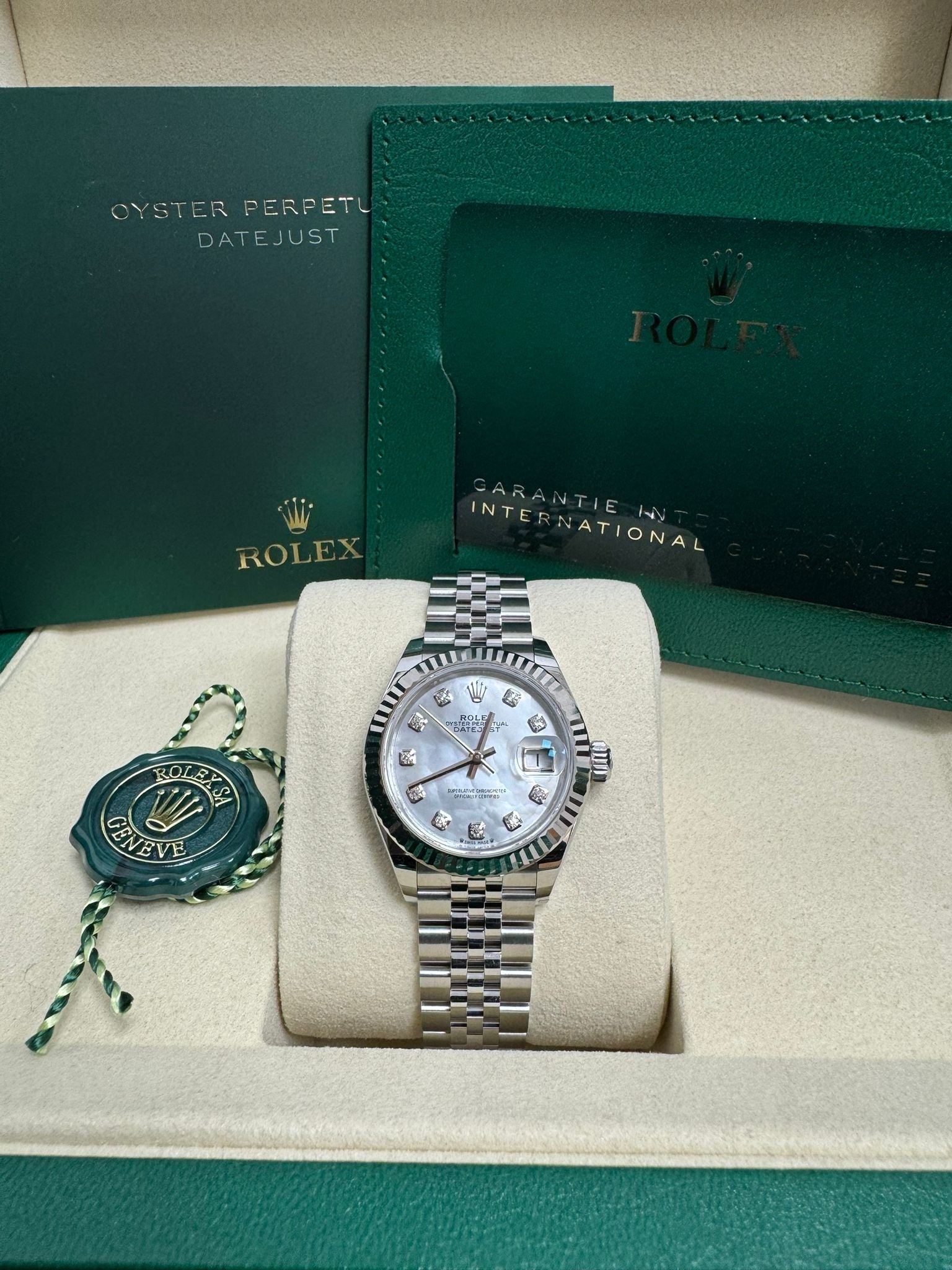 Rolex Lady-Datejust 28mm Mother of Pearl Diamond Dial Fluted Bezel Jubilee