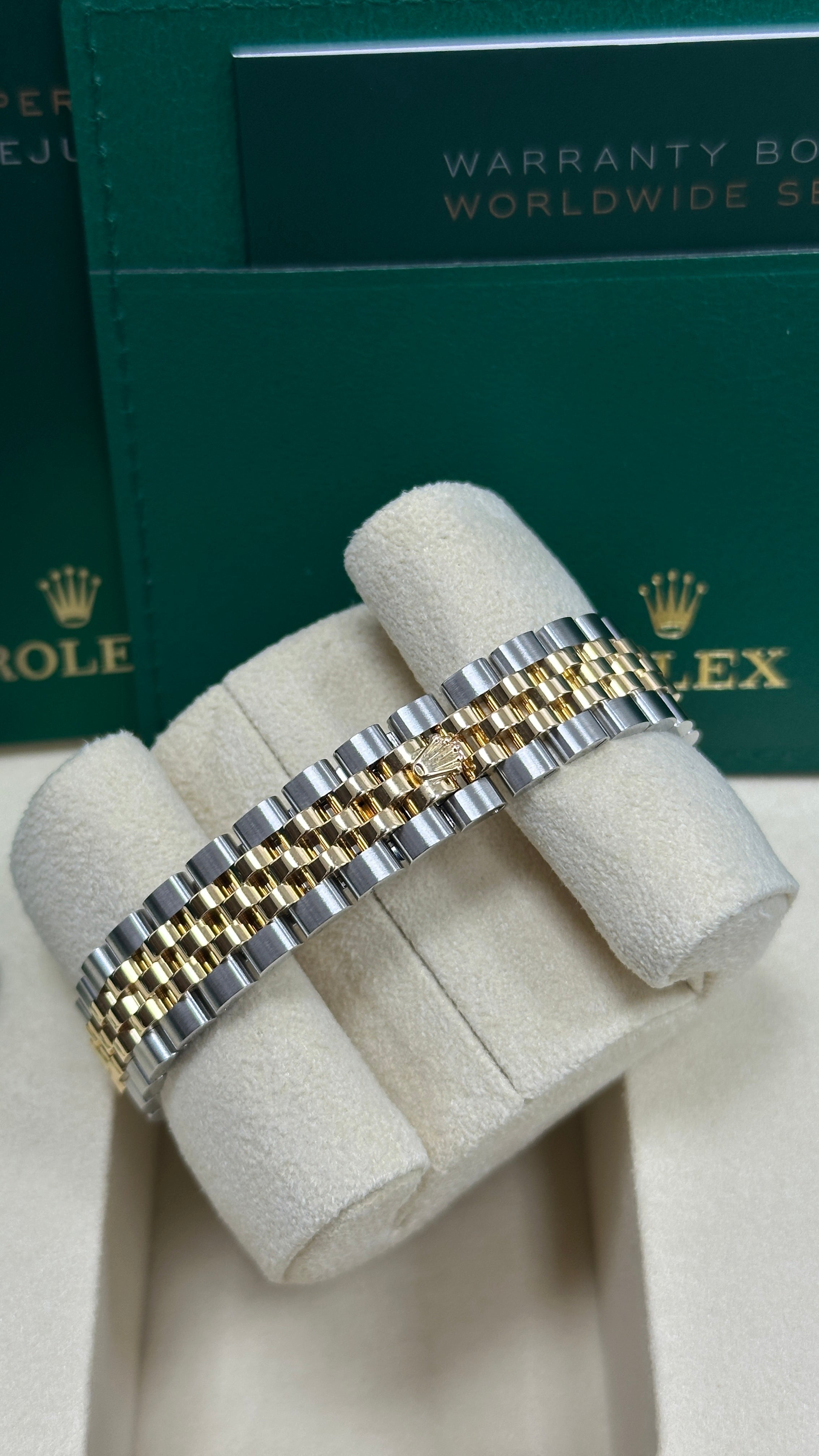 Rolex Lady-Datejust 28mm Two-Tone Yellow Gold Mother of Pearl Diamond Dial