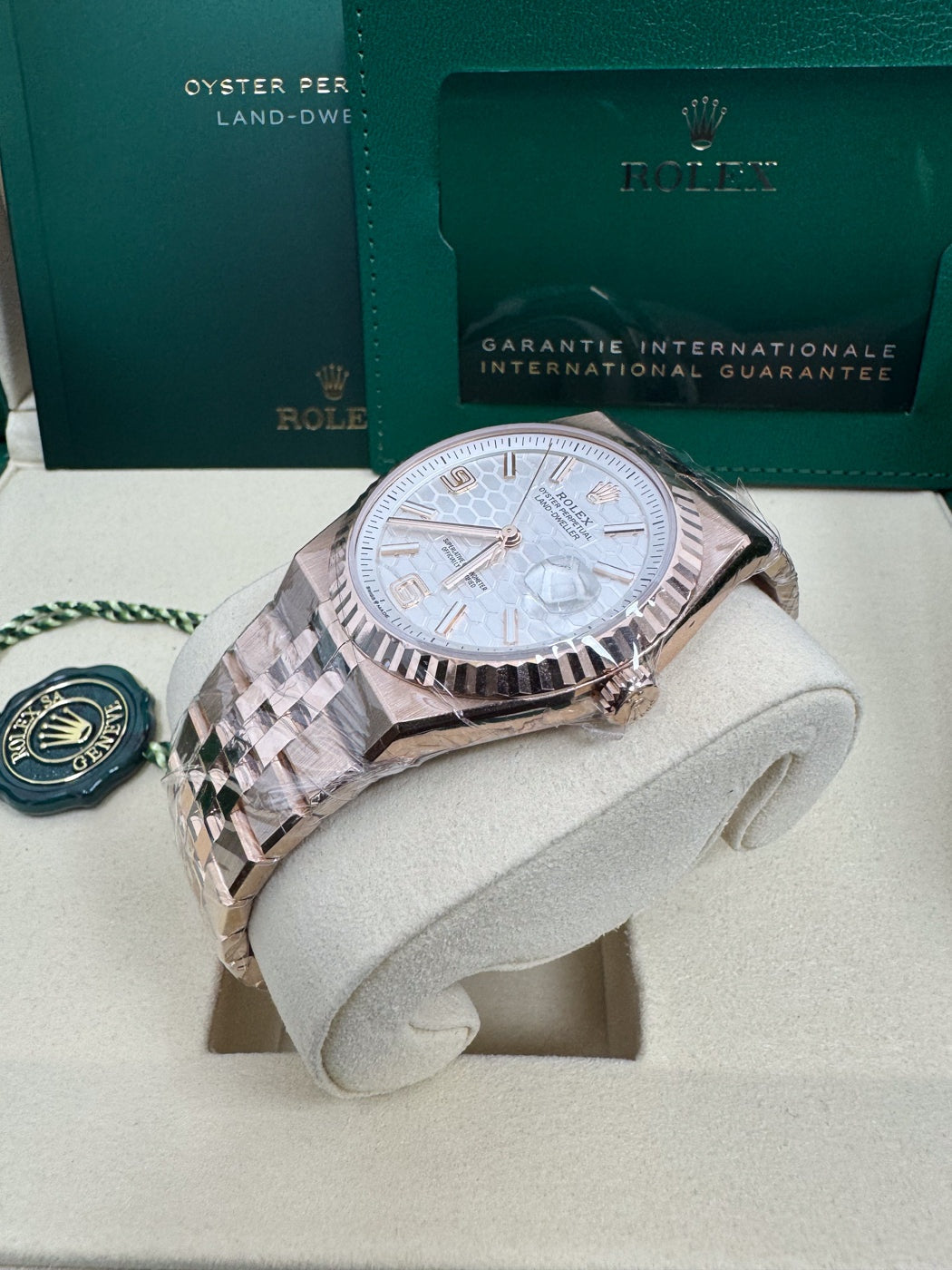 Rolex Land-Dweller 40mm Everose Gold Fluted Bezel White Honeycomb-Motif Dial
