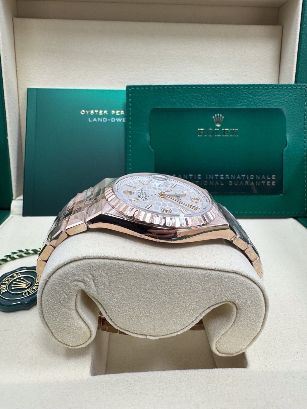Rolex Land-Dweller 40mm Everose Gold Fluted Bezel White Honeycomb-Motif Dial