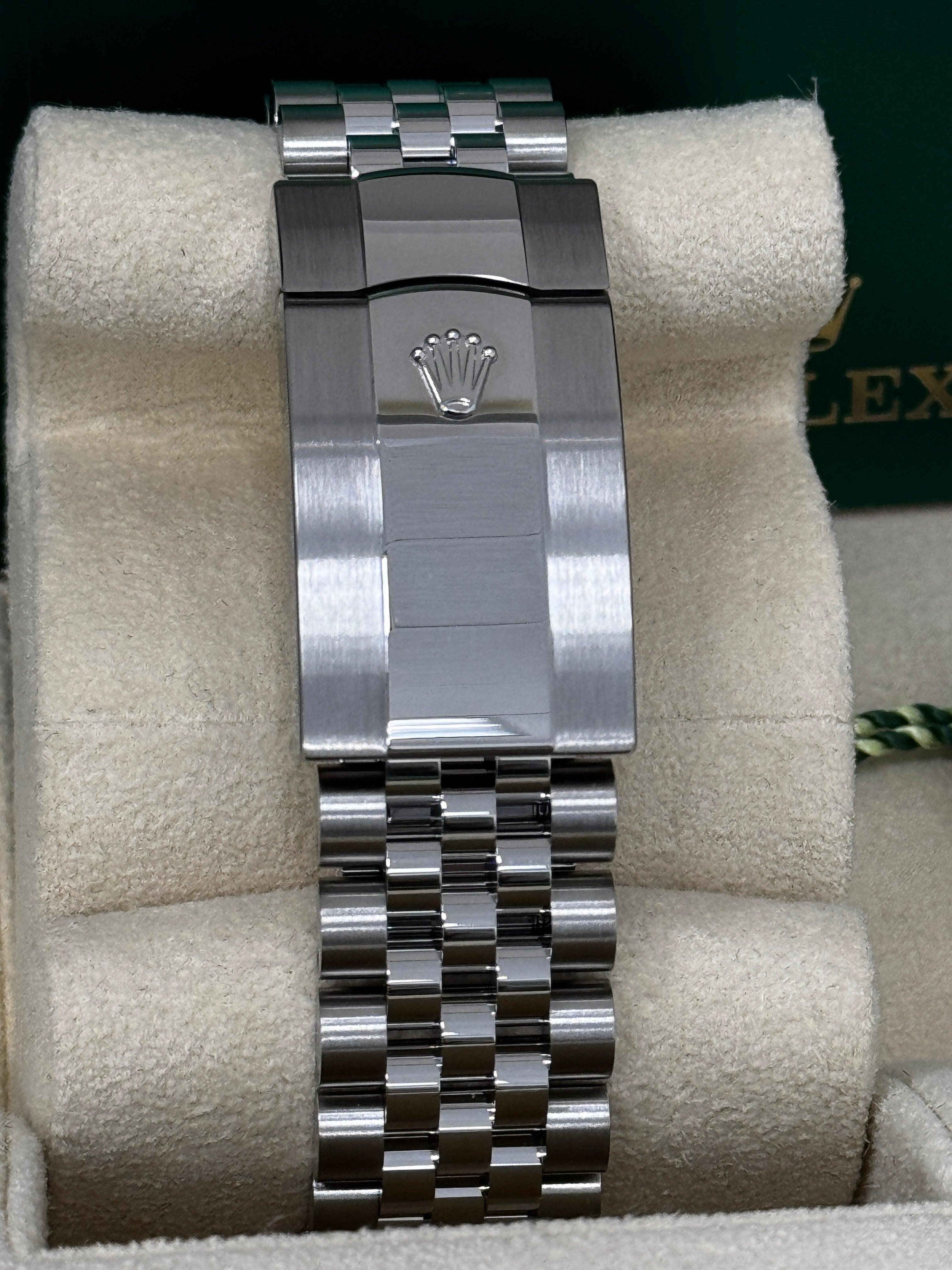 Rolex Sky-Dweller 42mm Black Dial Jubilee Bracelet 336934 – New 2025 / 2026