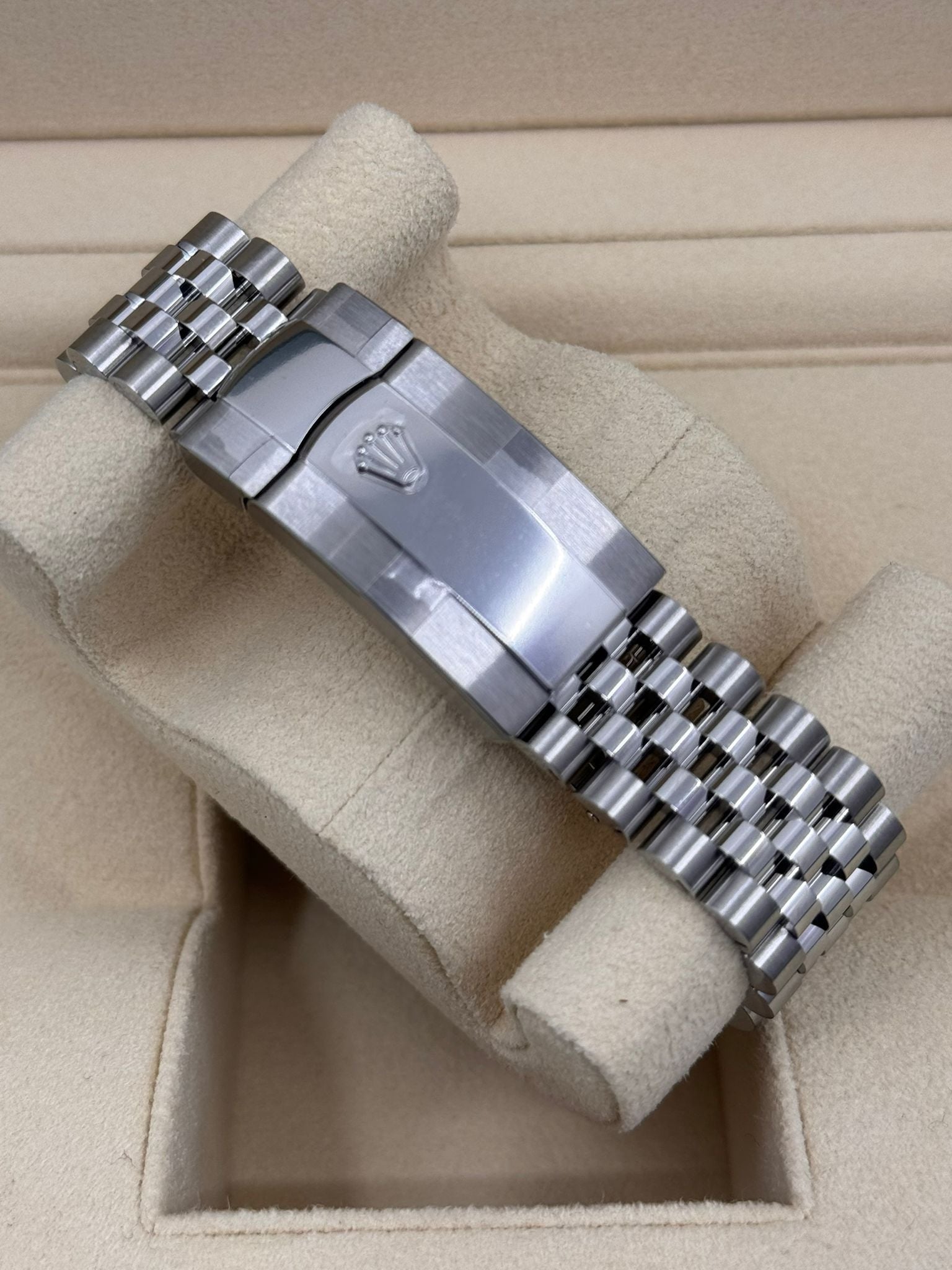 Rolex Sky-Dweller 42mm Blue Dial Jubilee Bracelet 336934 – New 2025 / 2026