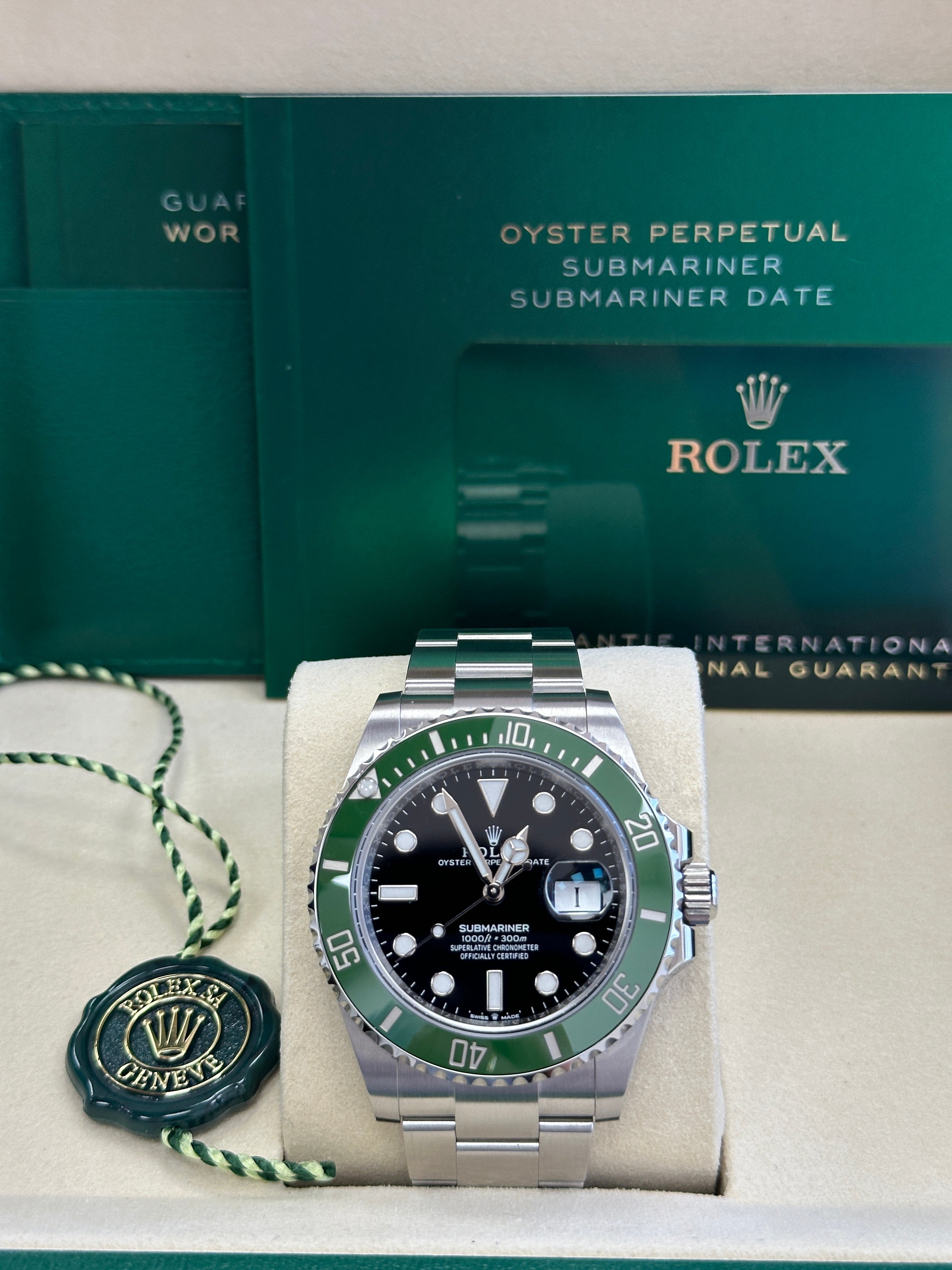 Rolex Submariner "Starbucks/Kermit" 41mm Black Dial Green Bezel 126610LV – New