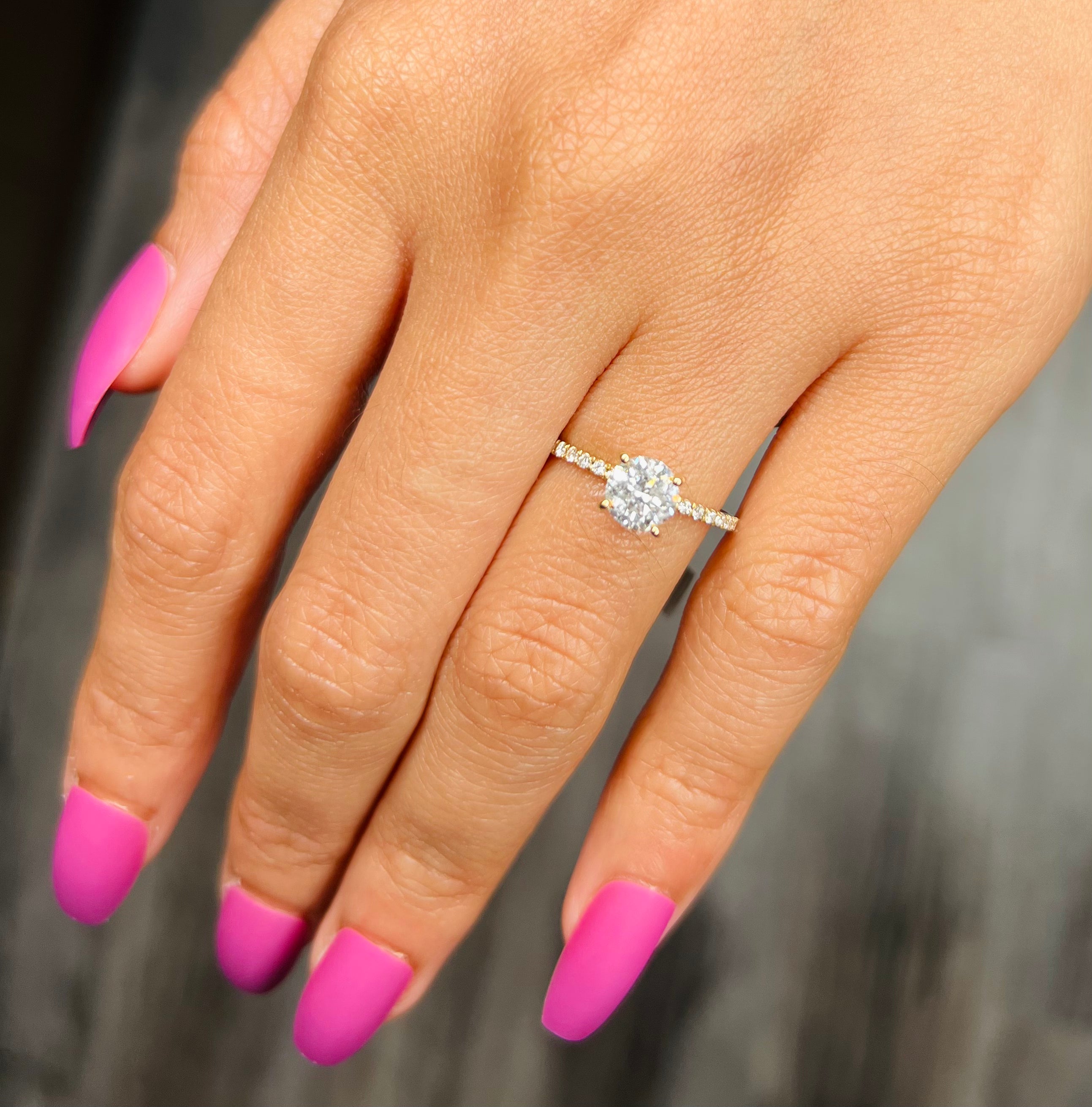 Round Cut Natural Diamond Engagement Ring. Pave Set Side Stones (GIA Certified)