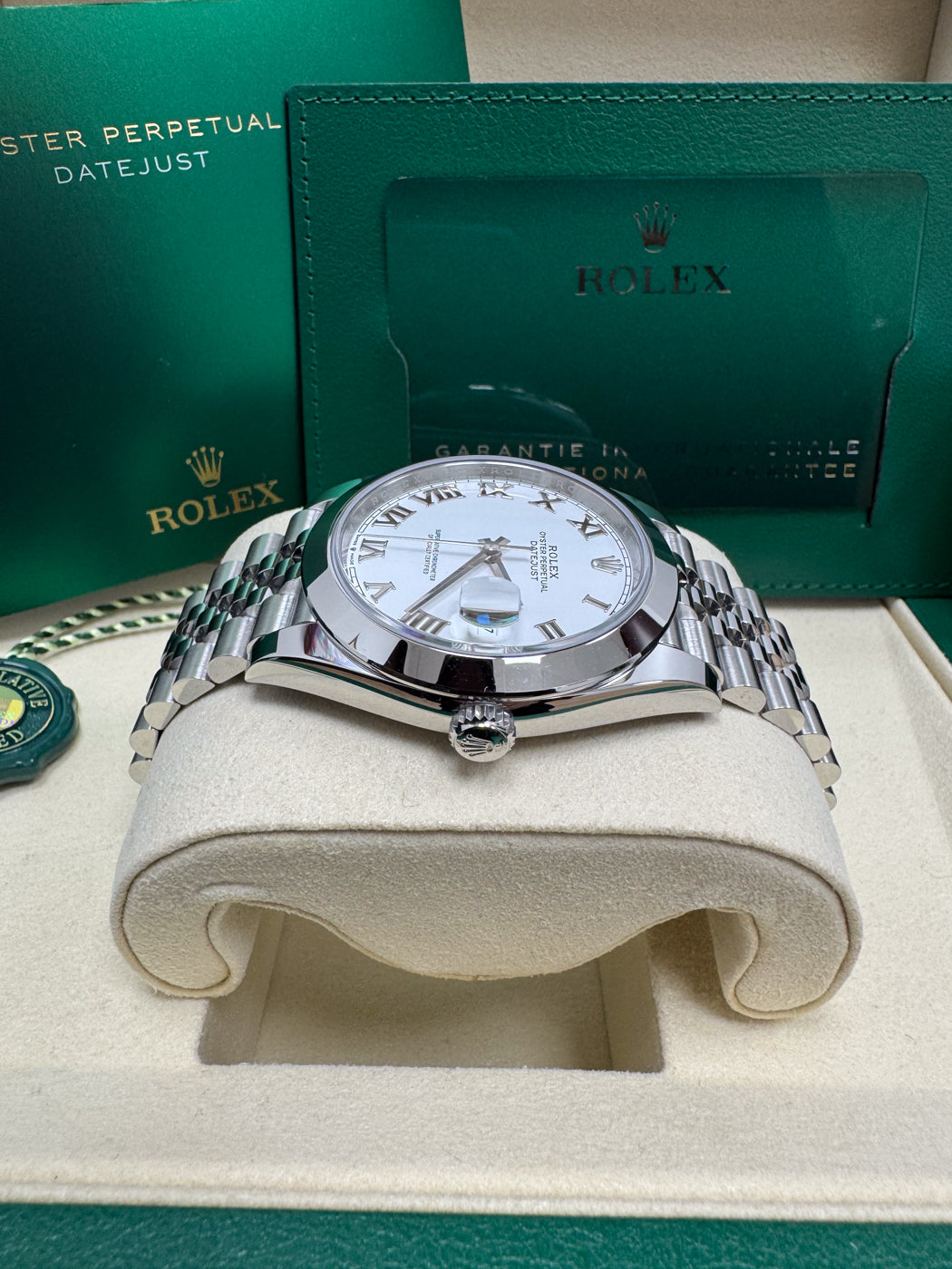 Rolex Datejust 41mm White Roman Dial Smooth Bezel Jubilee Bracelet 126300 – New 2025
