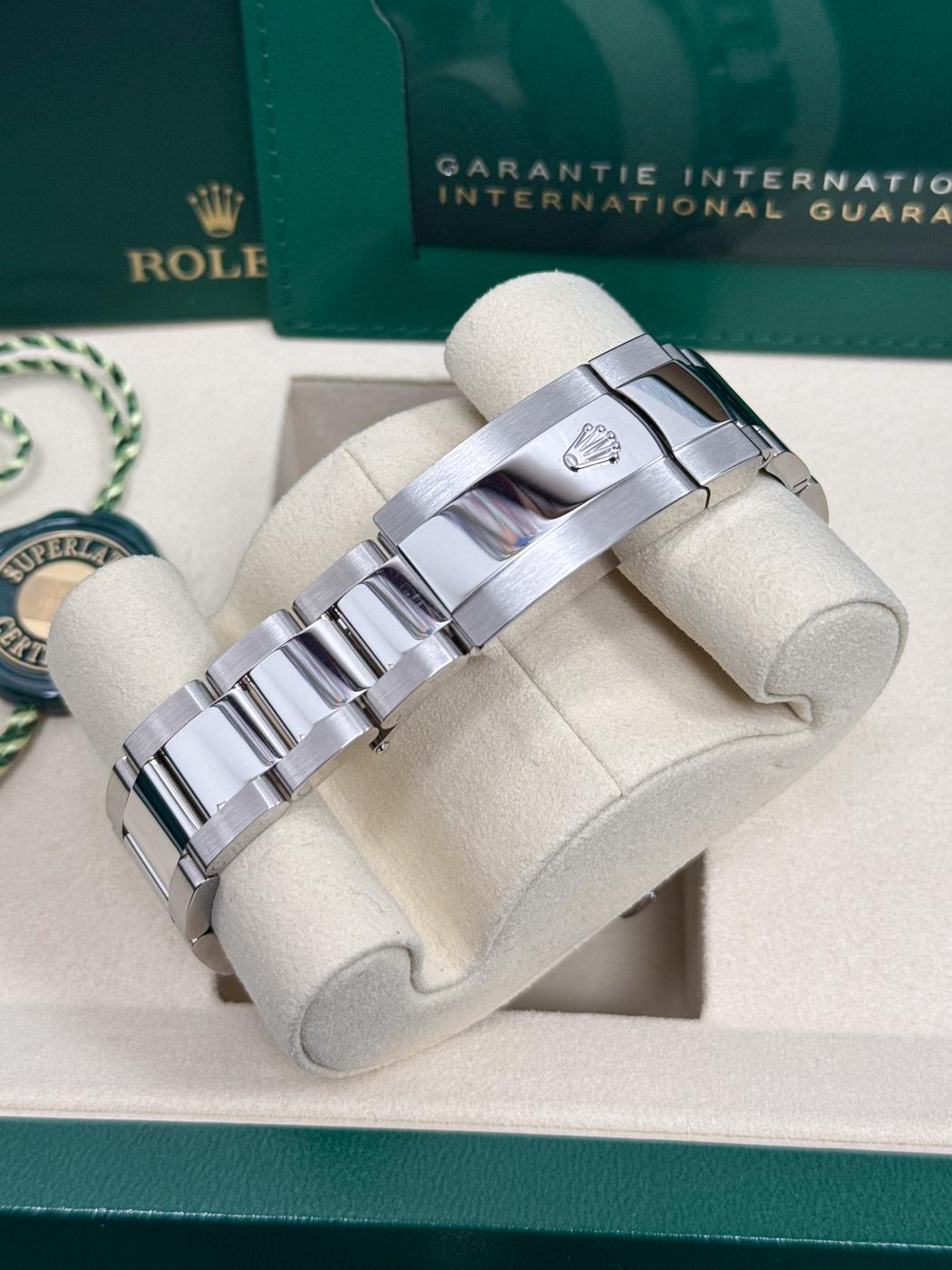 Rolex Datejust 41mm Mint Green Index Dial Smooth Bezel Oyster Bracelet 126300