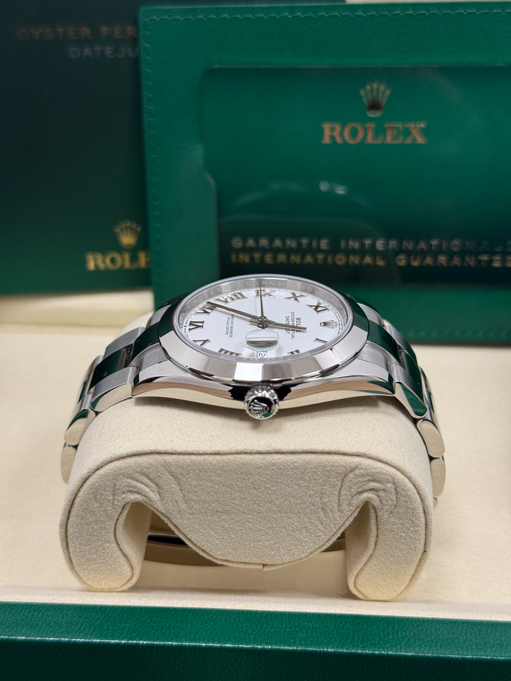 Rolex Datejust 41mm White Index Dial Smooth Bezel Oyster Bracelet 126300 – New 2025