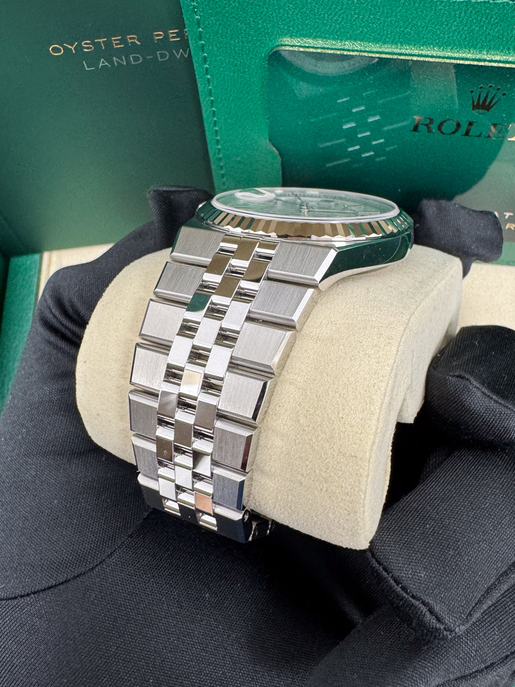 Rolex Land-Dweller 40mm Fluted Bezel White Honeycomb-Motif Dial Flat Jubilee 127334 - New 2025 / 2026