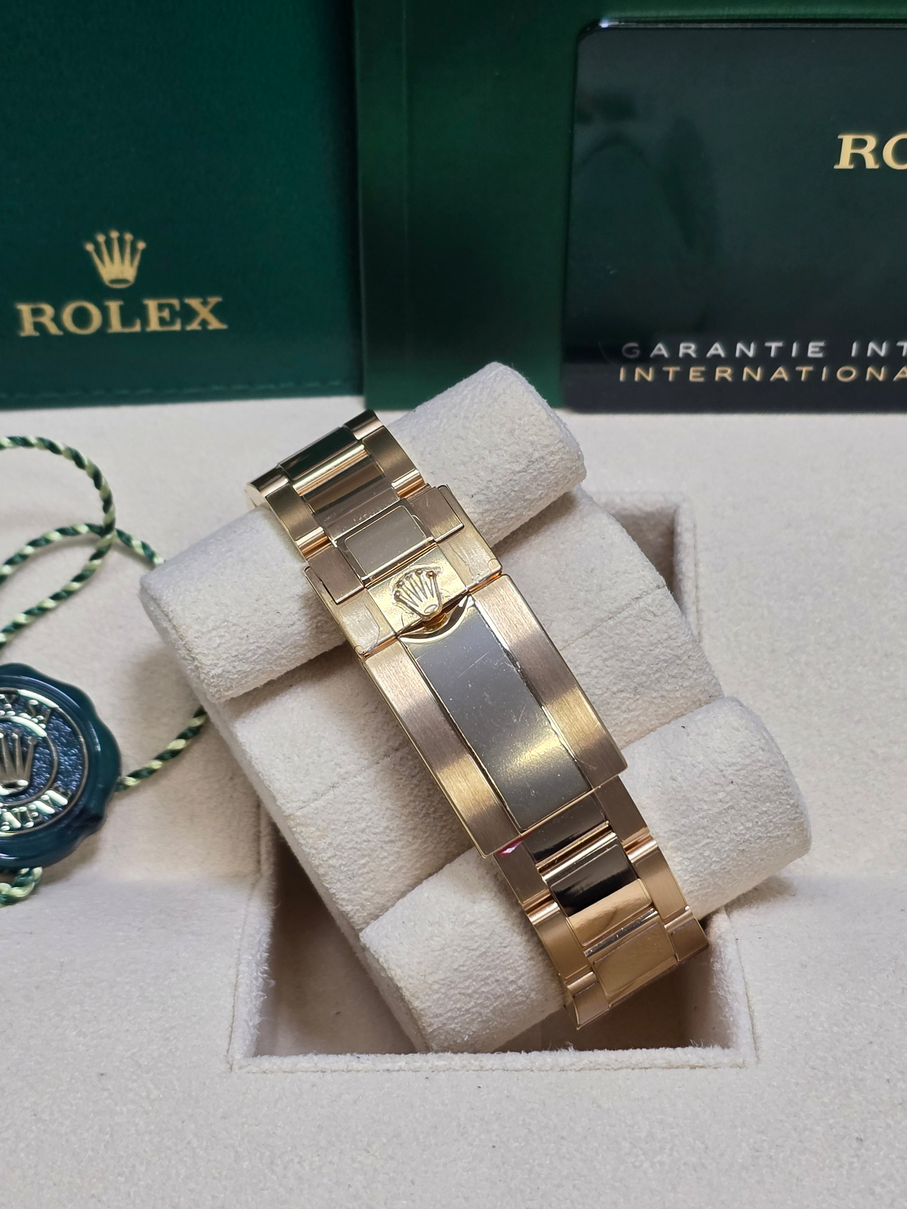 Rolex Yacht-Master II 44mm Yellow Gold - 116688 - Mint 2023