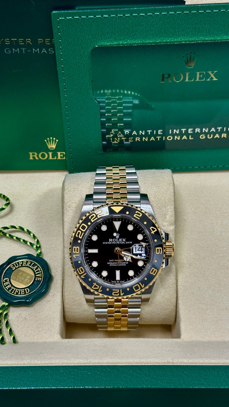 Close-Up of Rolex GMT-Master II 126713GRNR Bezel and Crown Detail – “Bumblebee” 2025