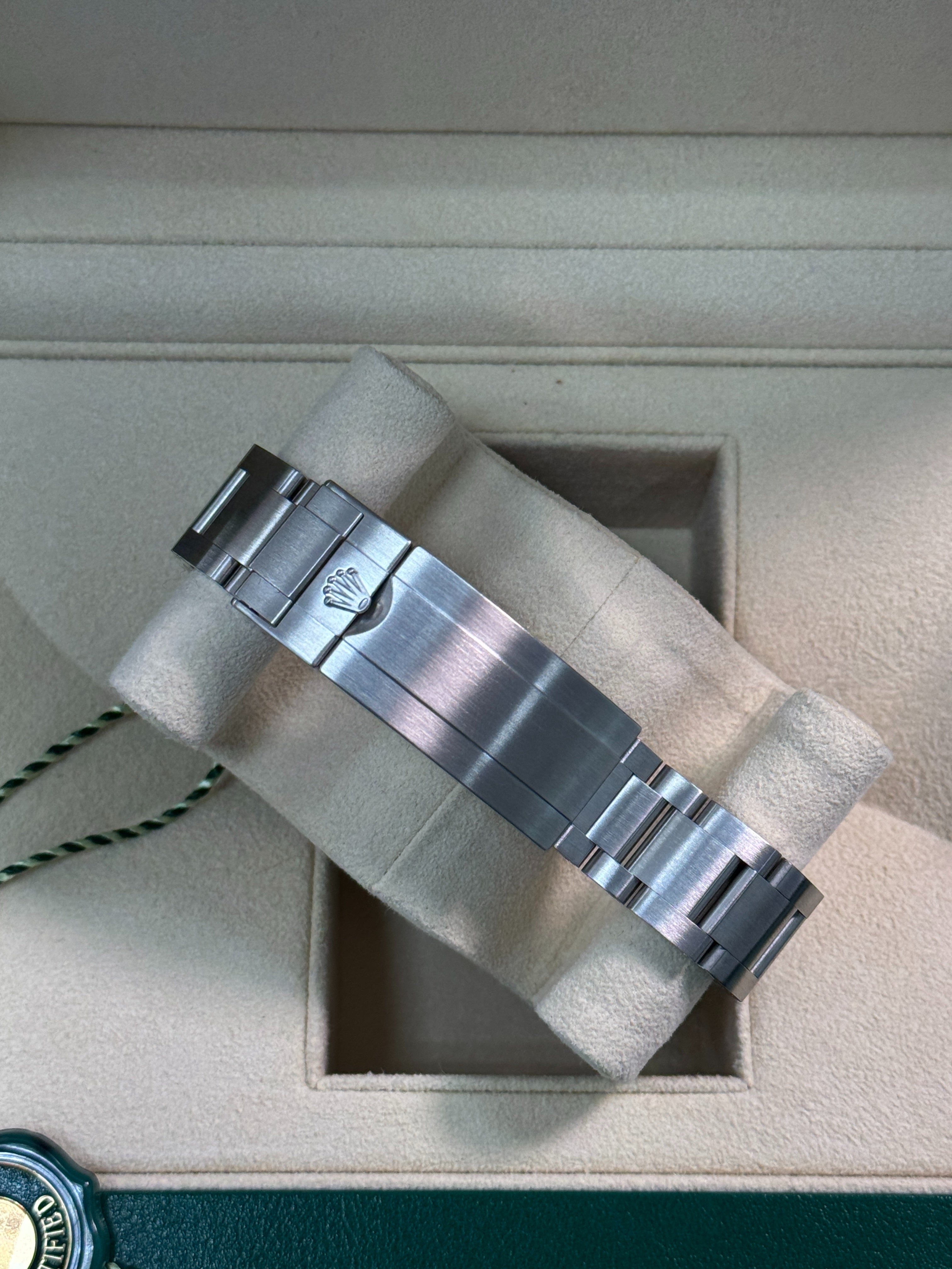 Rolex Submariner "Hulk" 40mm Stainless Steel Green Dial Green Bezel  - 116610LV - Mint 2018