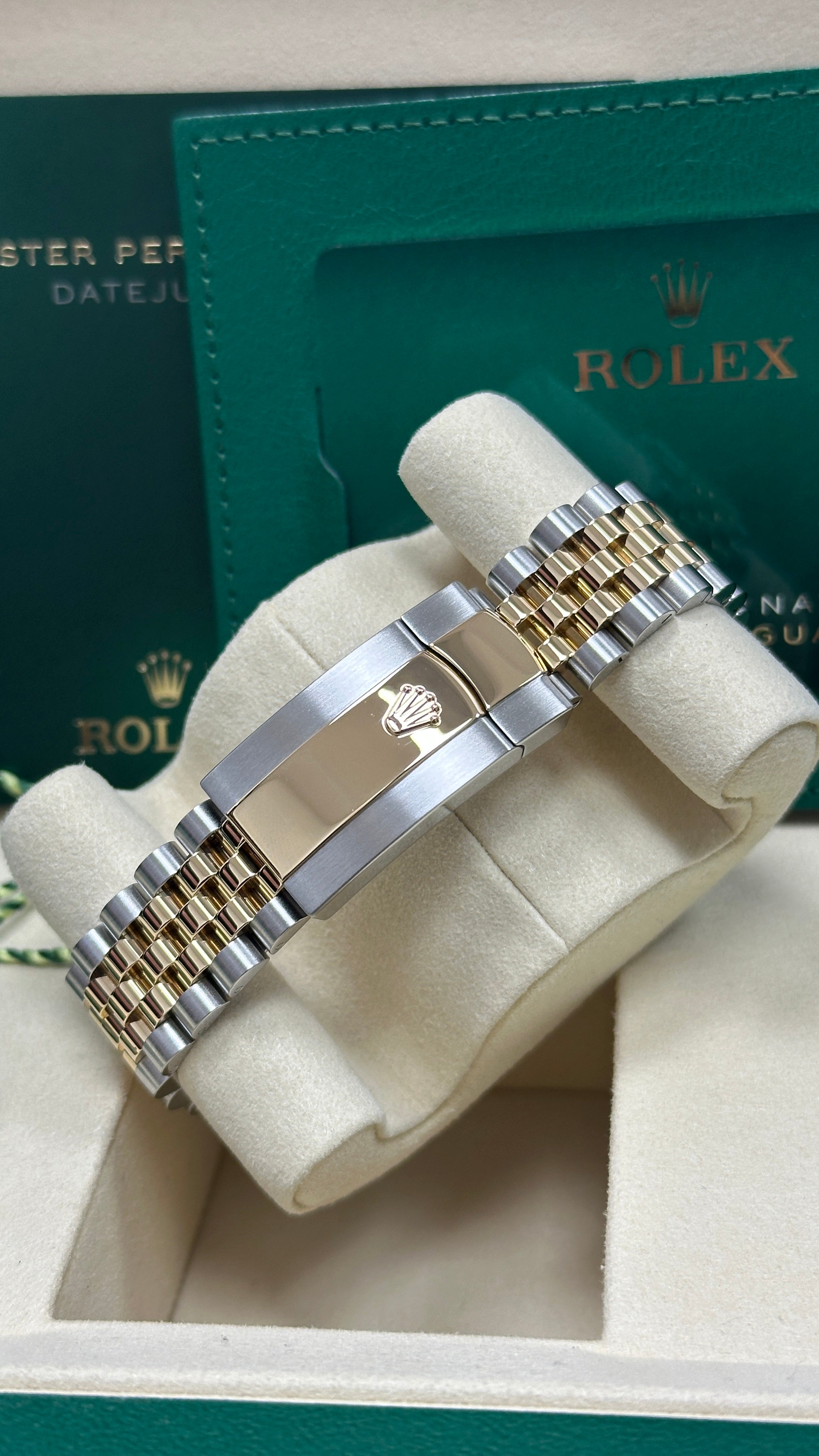 Rolex Datejust 41mm "Wimbledon" Two-Tone Yellow Gold Dial Fluted Bezel Jubilee Bracelet 126333 – New 2025 / 2026