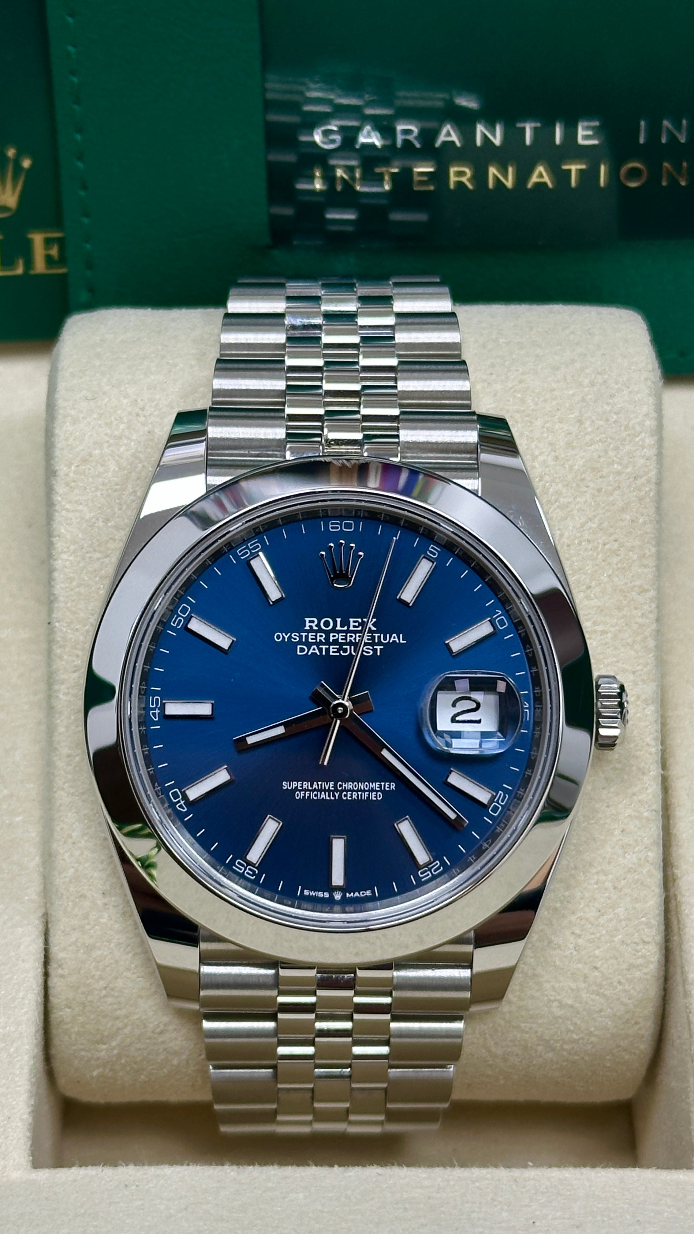 Rolex Datejust 41mm Blue Index Dial Smooth Bezel Jubilee Bracelet 126300 – New 2025