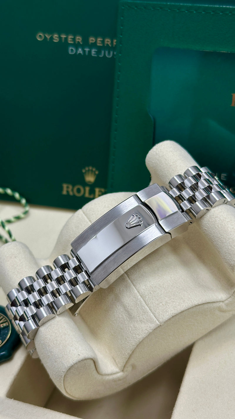 Rolex Datejust 36mm Fluted Bezel "Wimbledon" Roman Dial Jubilee - 126234 - New 2025