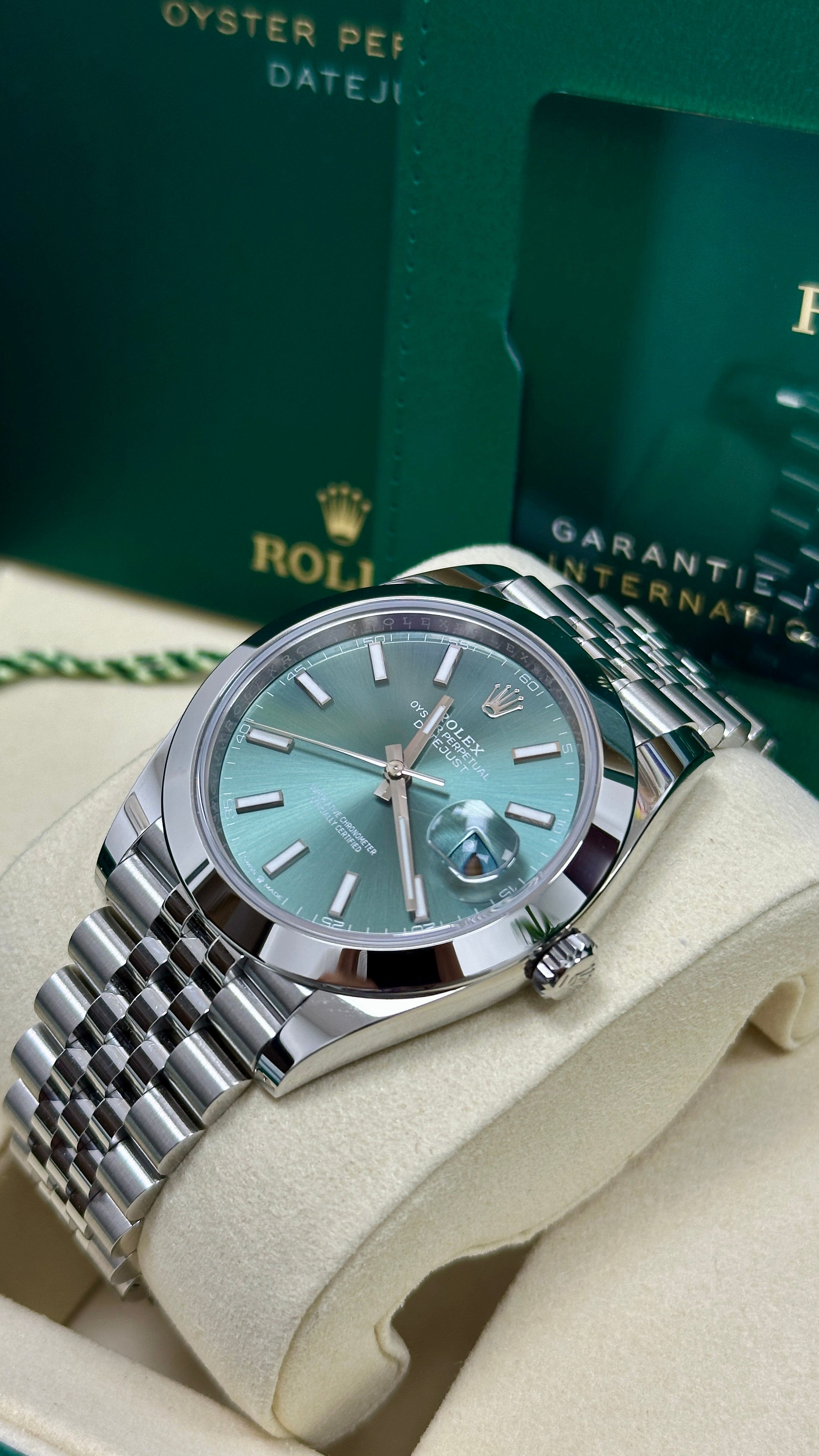Rolex Datejust 41mm Mint Green Index Dial Smooth Bezel Jubilee Bracele