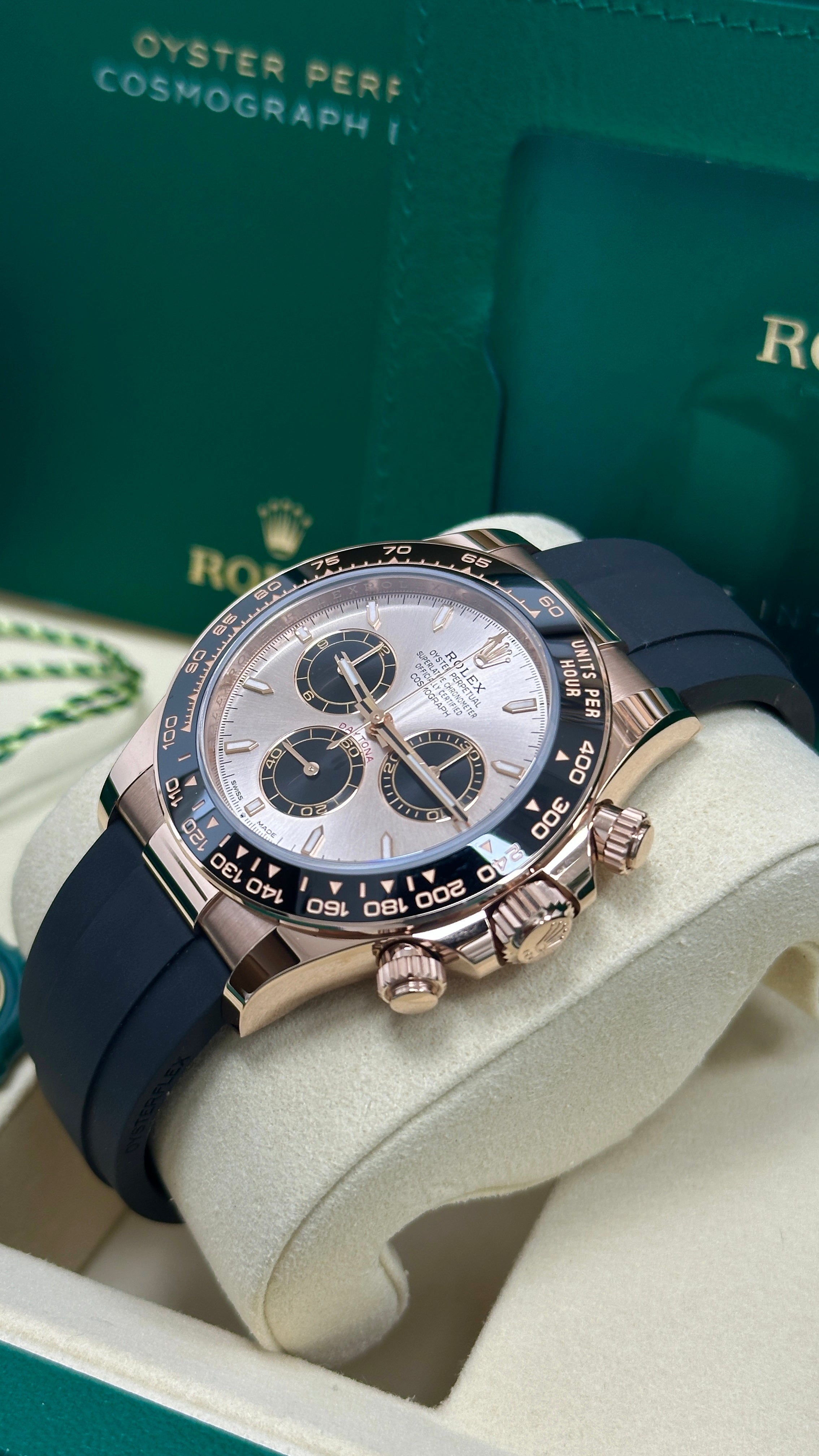 Rolex Cosmograph Daytona 40mm Everose Gold Sundust and Black Index Dial Black