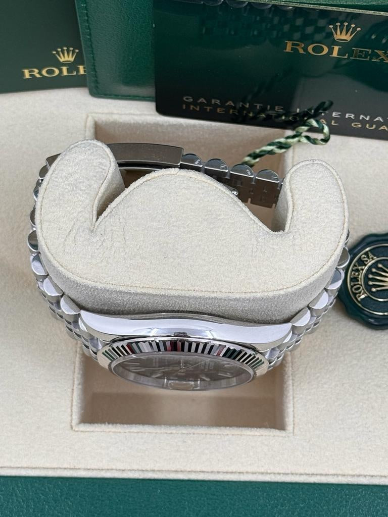 Rolex Datejust 41mm Blue Index Dial Fluted Bezel Jubilee Bracelet 126334