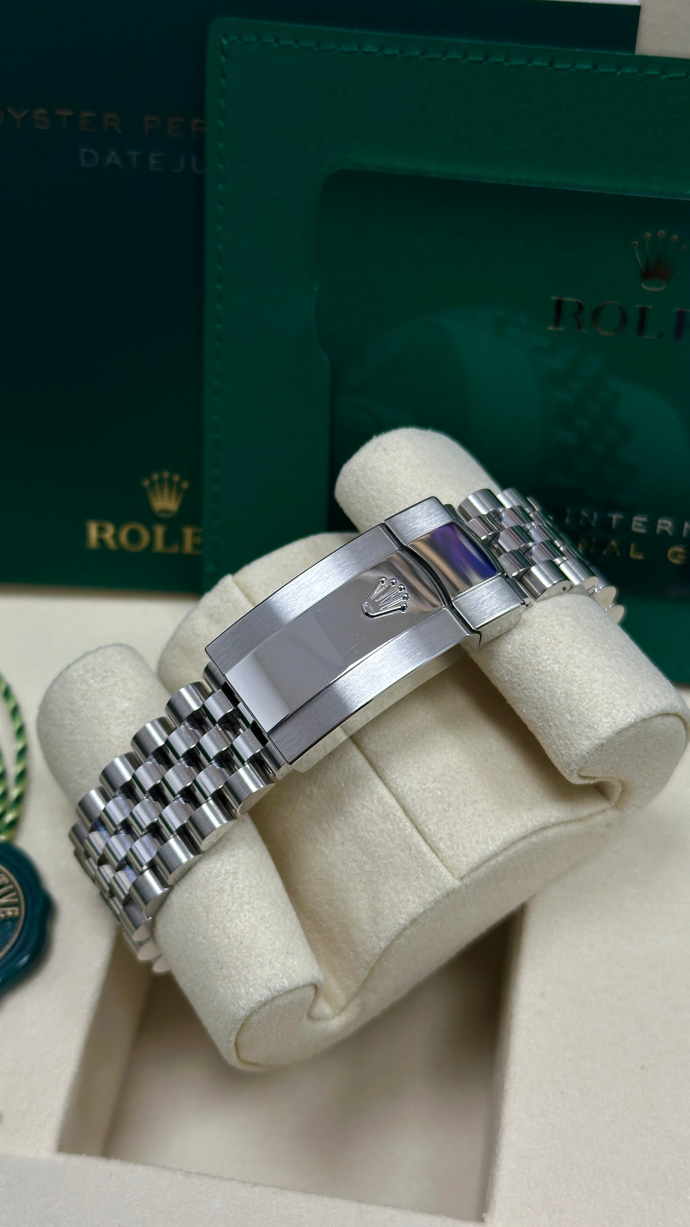 Rolex Datejust 41mm Blue Index Dial Smooth Bezel Jubilee Bracelet 126300