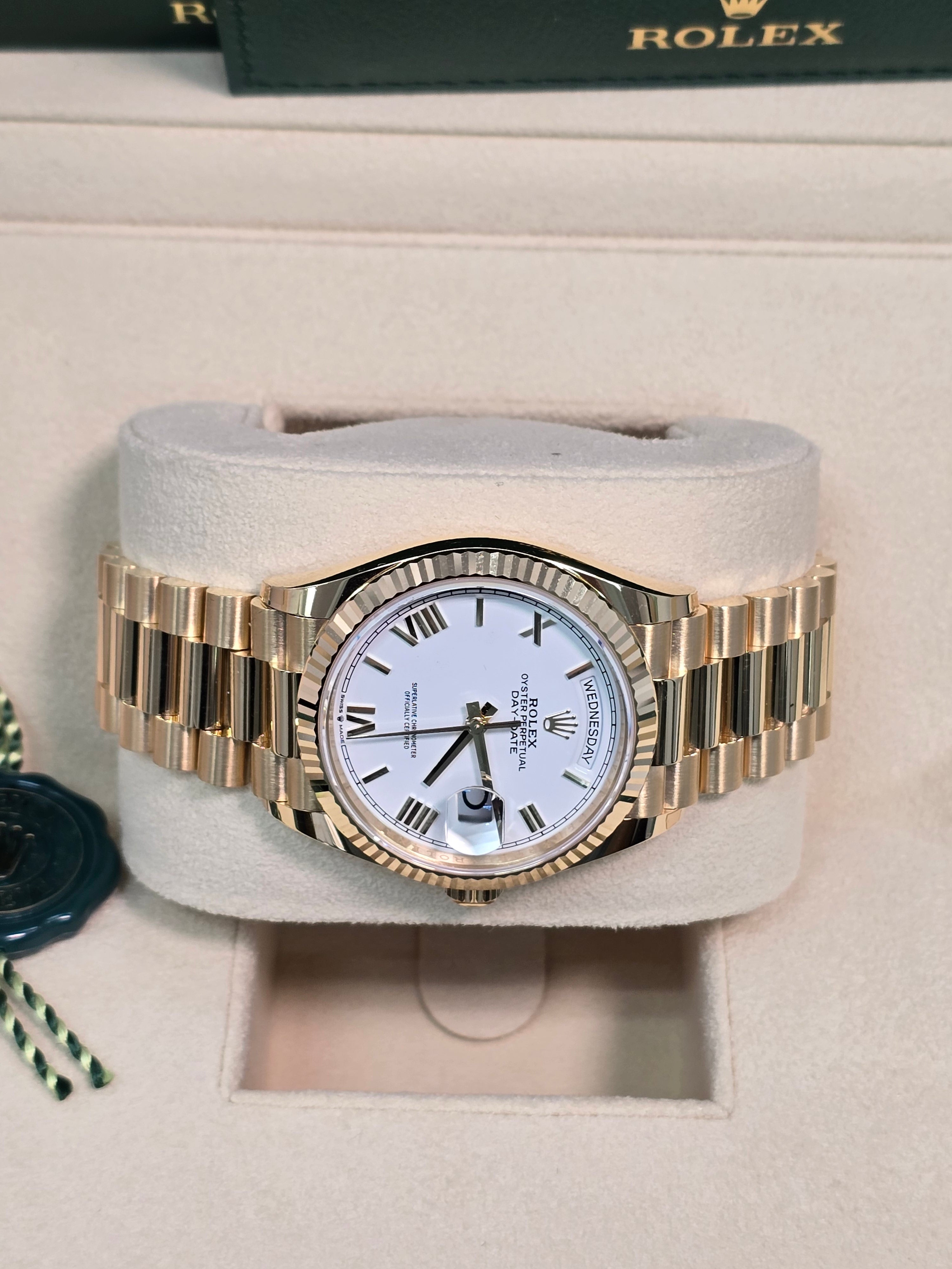 Rolex Day-Date "President" 36mm Yellow Gold White Roman Dial - 128238
