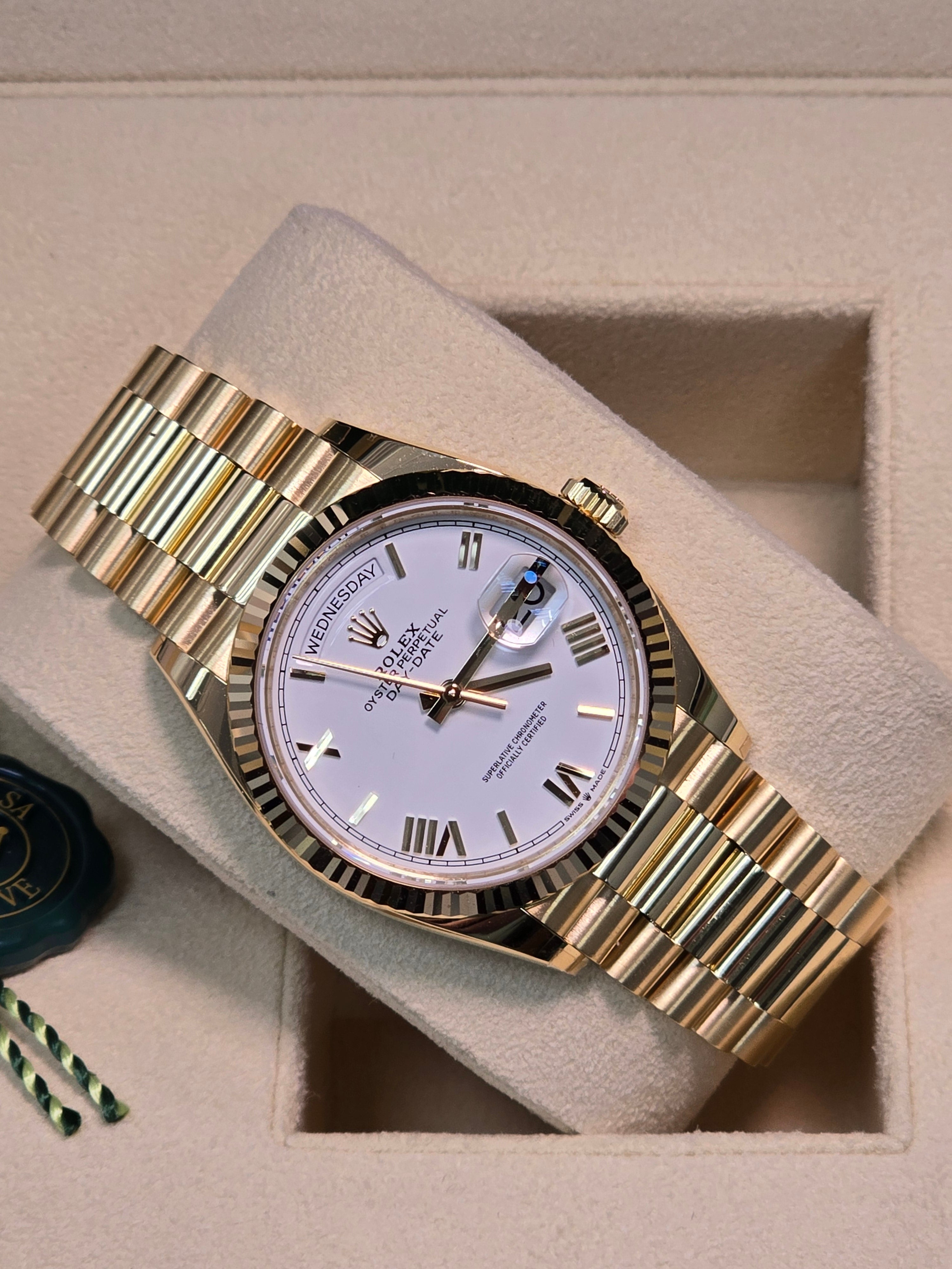 Rolex Day-Date "President" 36mm Yellow Gold White Roman Dial - 128238