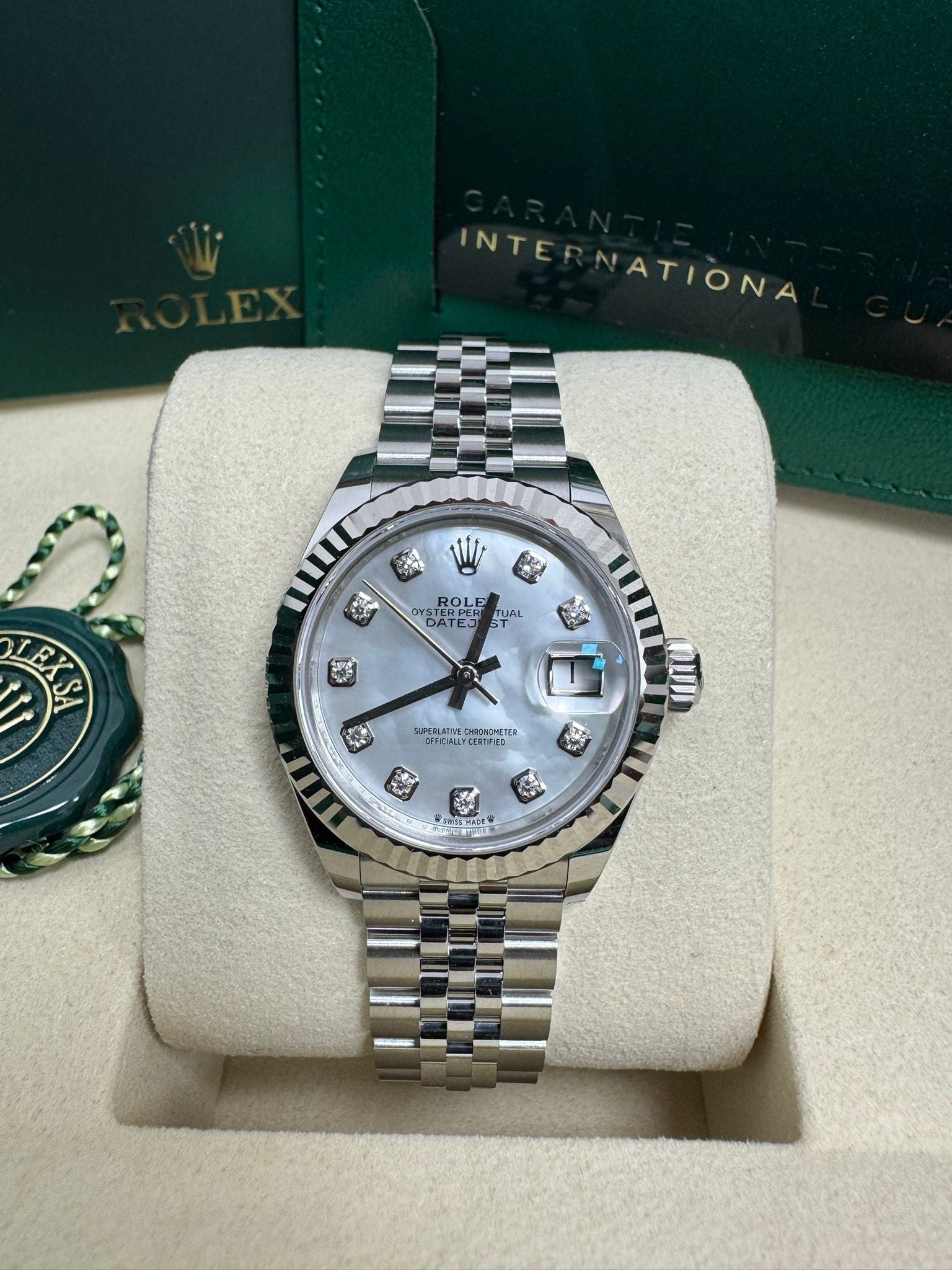 Rolex Lady-Datejust 28mm Mother of Pearl Diamond Dial Fluted Bezel Jubilee