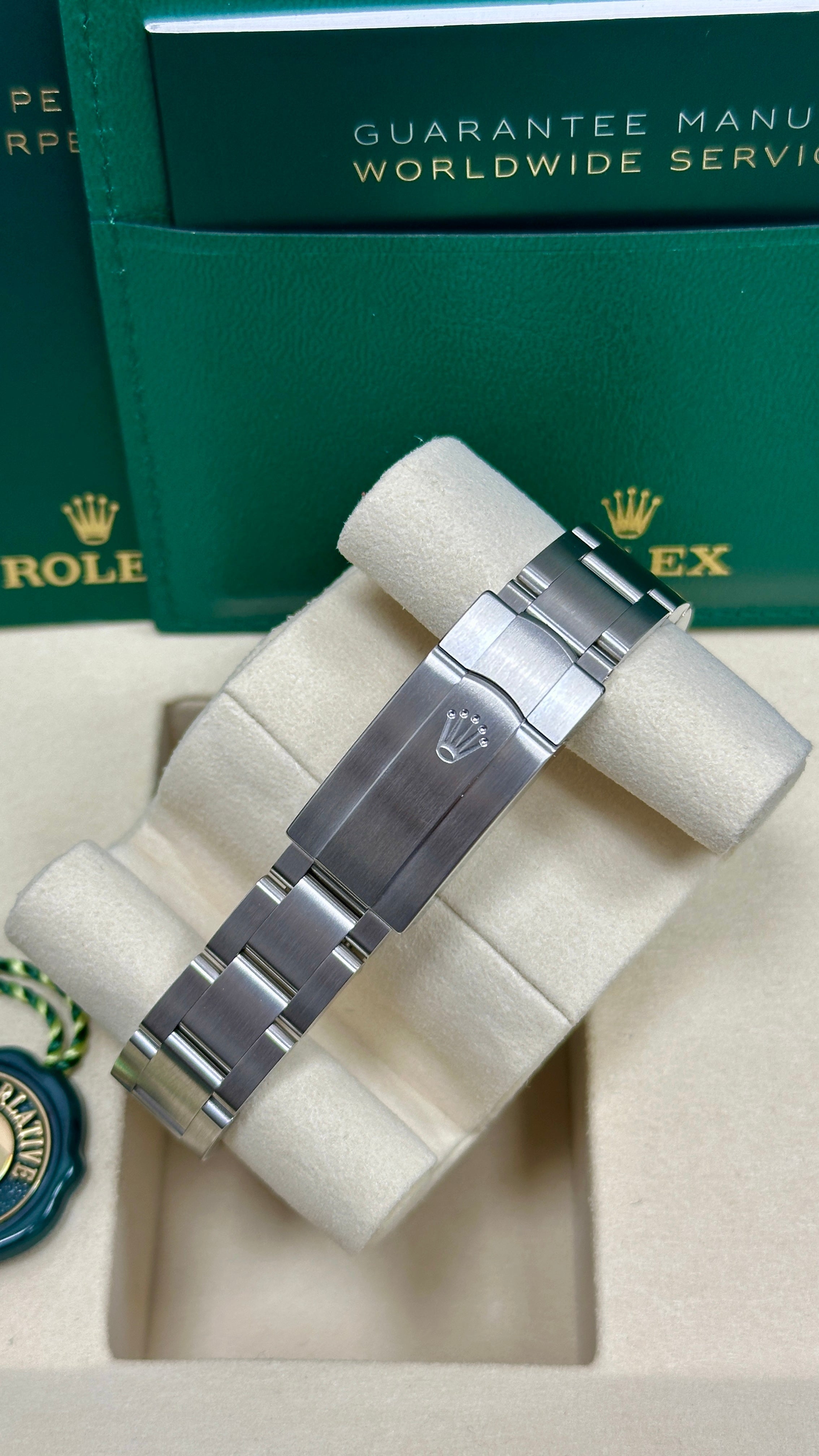 Rolex Oyster Perpetual 31mm Silver Dial Oyster Bracelet – 277200