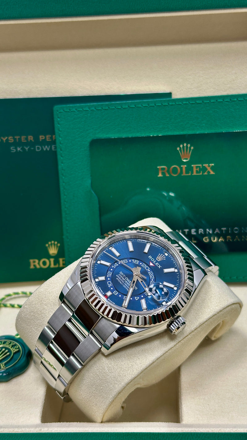 Rolex Sky-Dweller 336934 Side Profile Showing Fluted Bezel – 2025