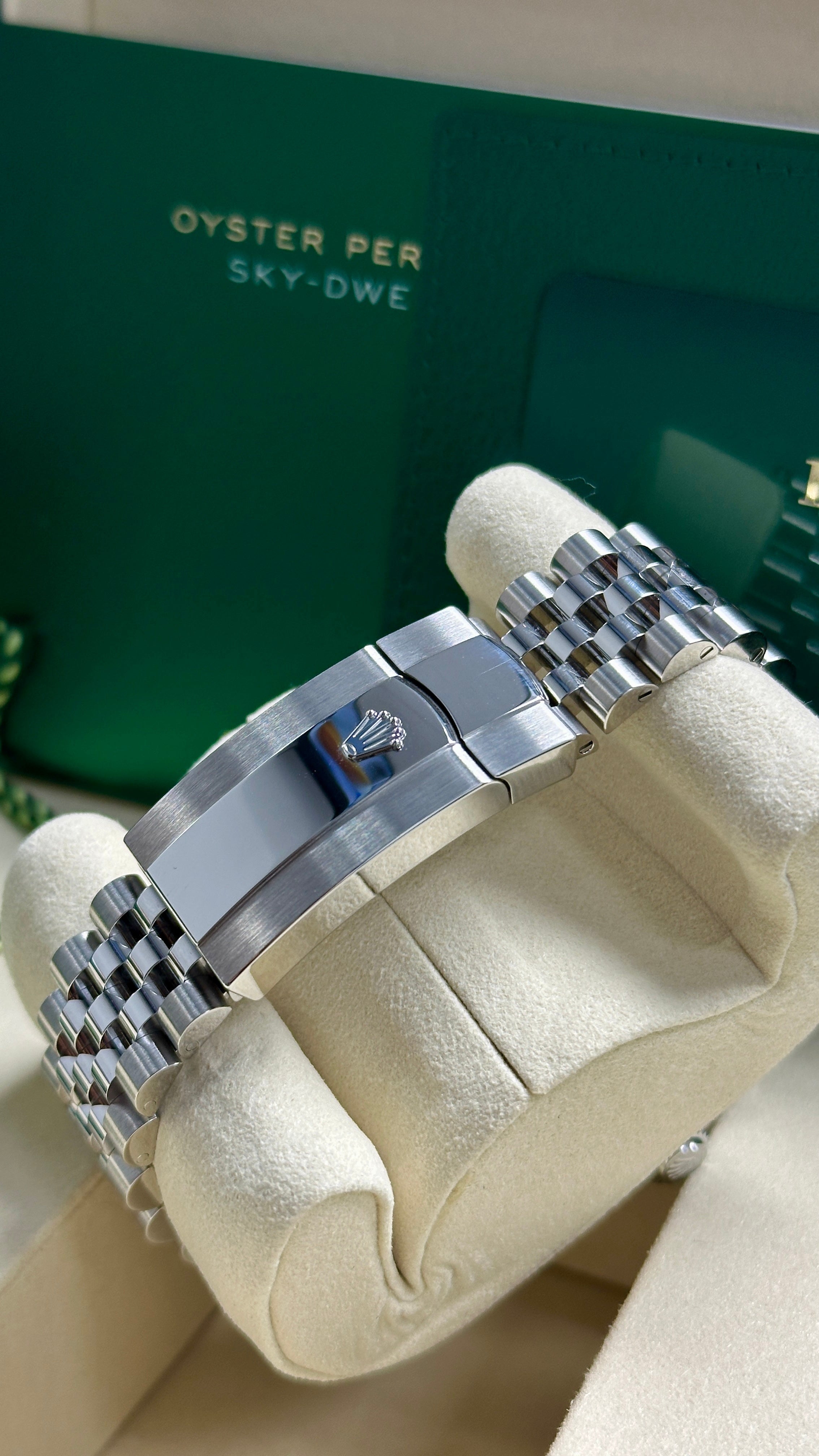 Rolex Sky-Dweller 42mm White Dial Jubilee Bracelet 336934 – New 2025 / 2026