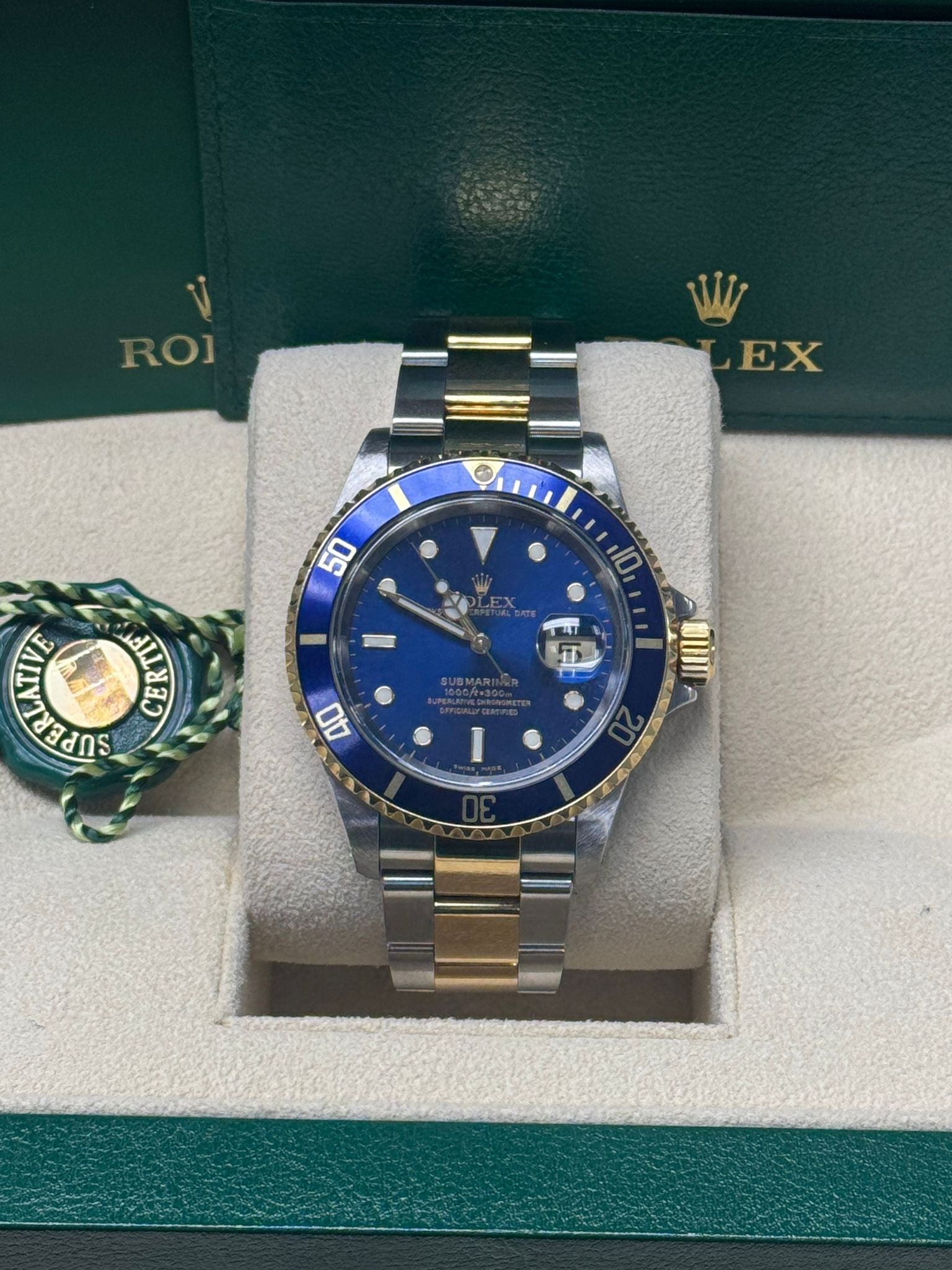 Rolex Submariner Date 40 mm Two-Tone Yellow Gold Blue Dial – 16613 – Pre-Owned