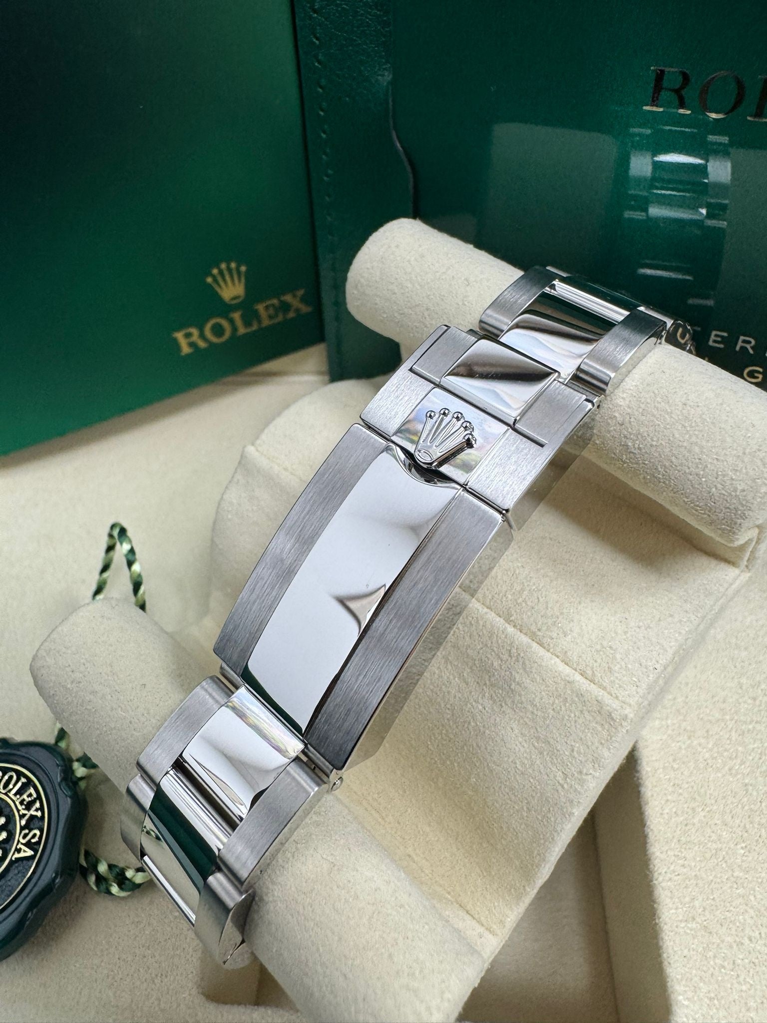 Rolex Yacht-Master 37mm Rhodium Dial Platinum Bezel Oyster Bracelet – 268622