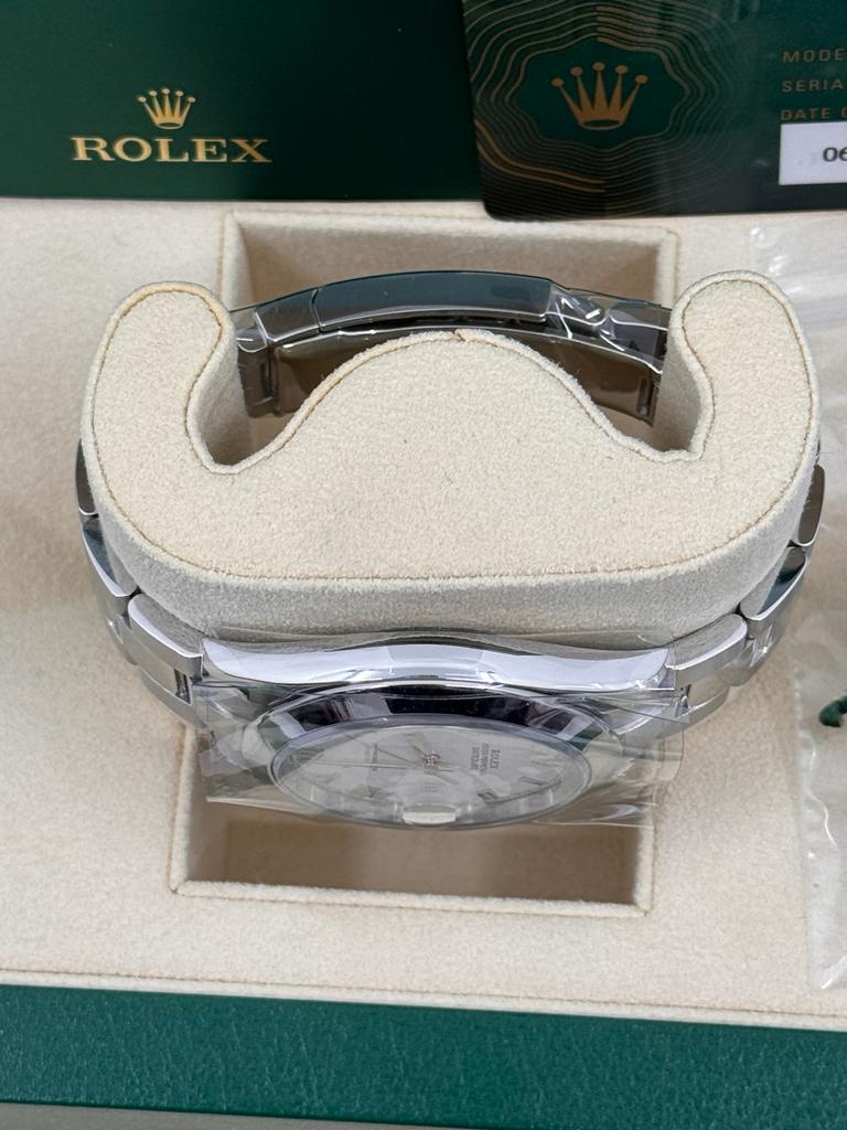 Rolex Datejust 41mm Smooth Bezel White Roman Oyster - 126300 - New 2024