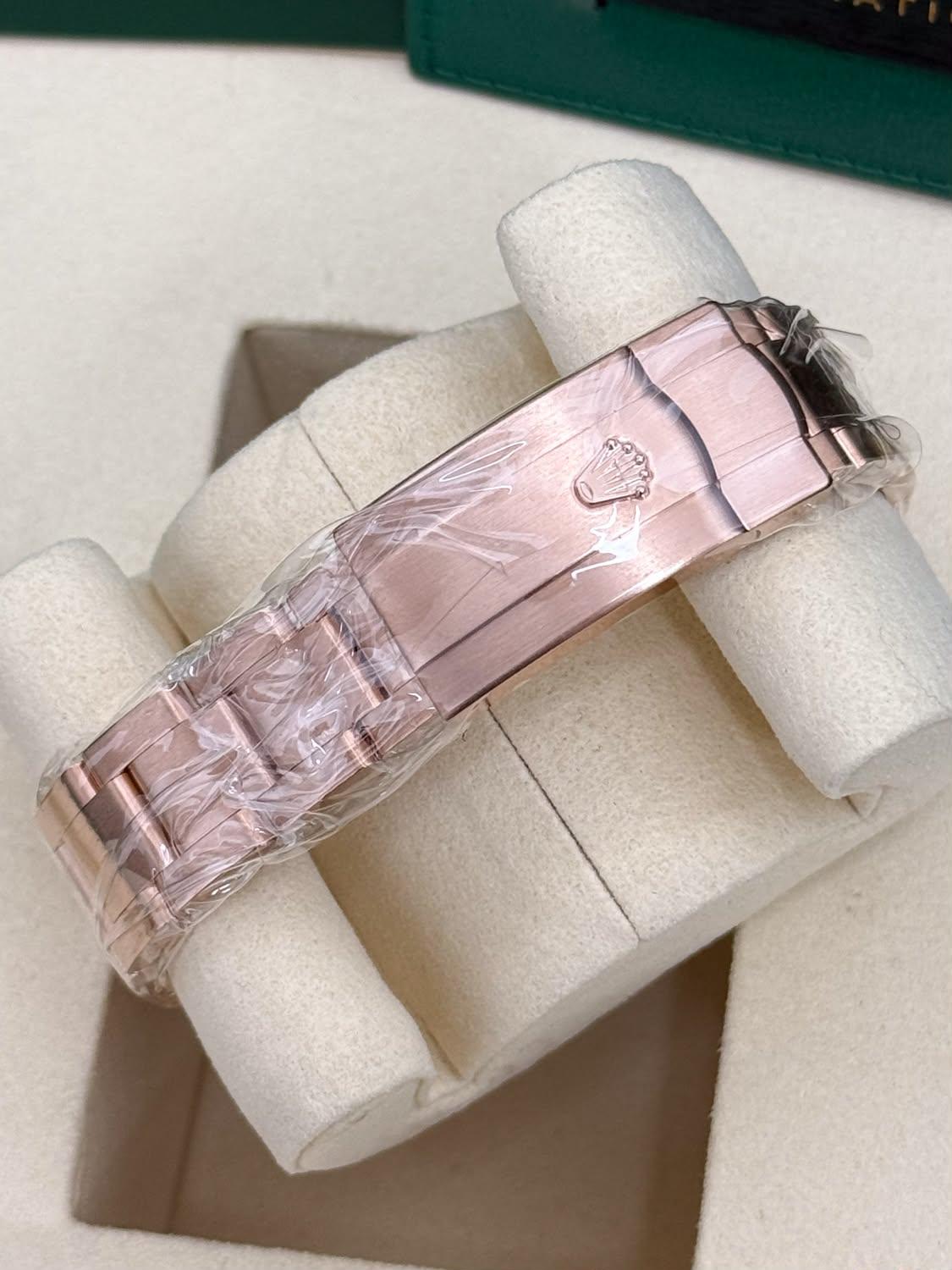 Rolex Oyster Perpetual 34 Everose Gold Blue Stone Dial Oyster Bracelet 124205