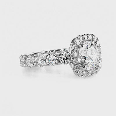 Round Diamond Halo Ring